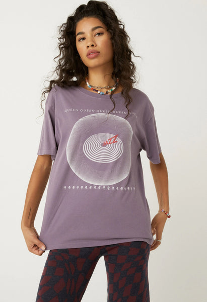 DAYDREAMER Jazz QUEEN Boyfriend Tee – Silver Accents