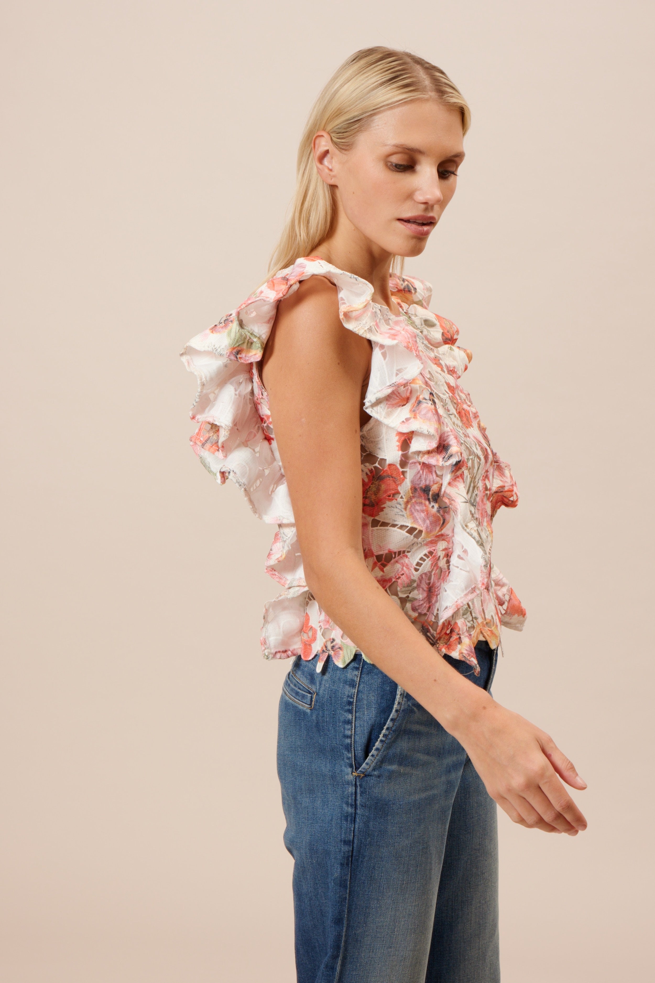 LUCY PARIS Floral FUMI Lace RuffleSleeve Top