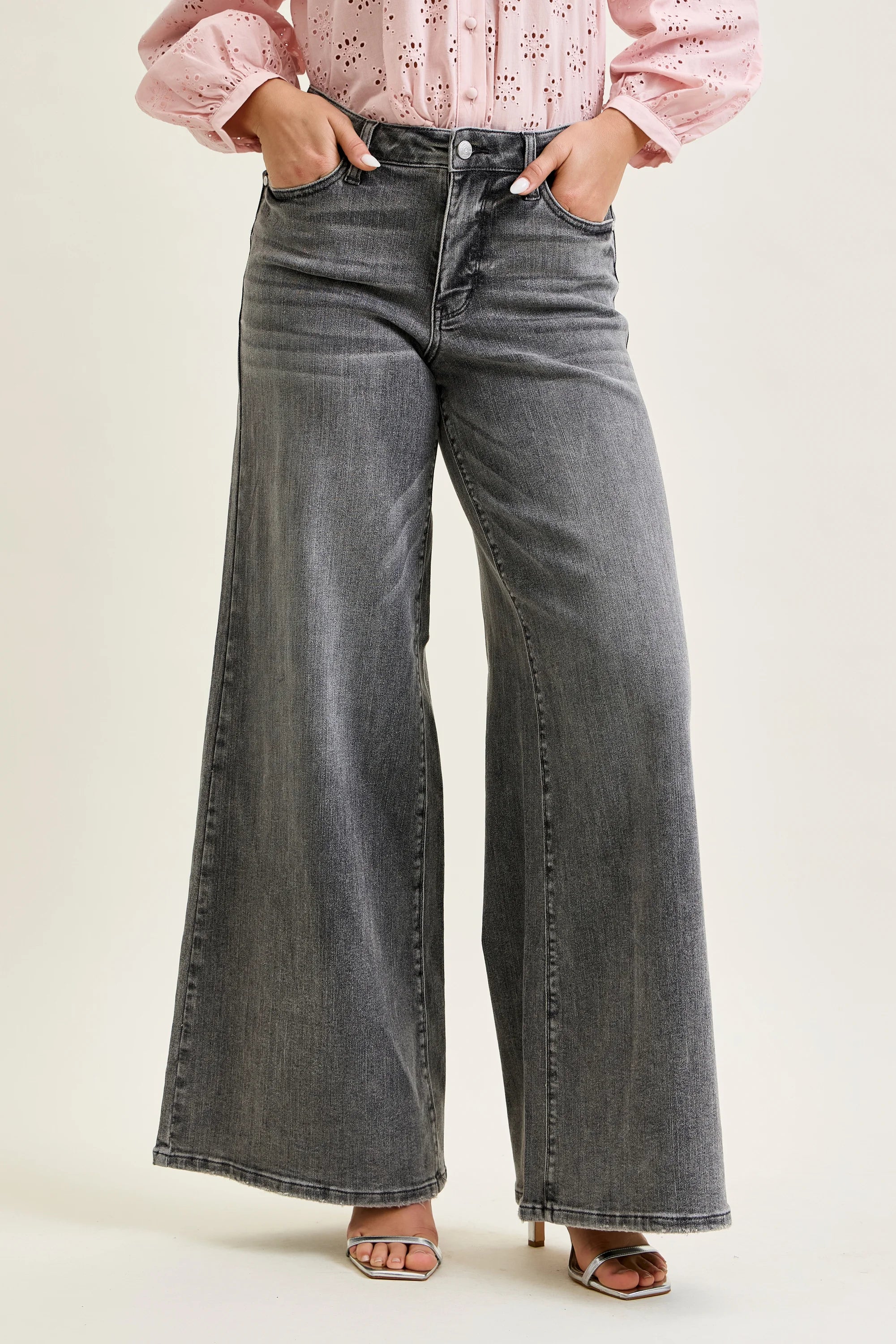 JUDY BLUE Mid-Rise Palazzo Jean - Washed Gray