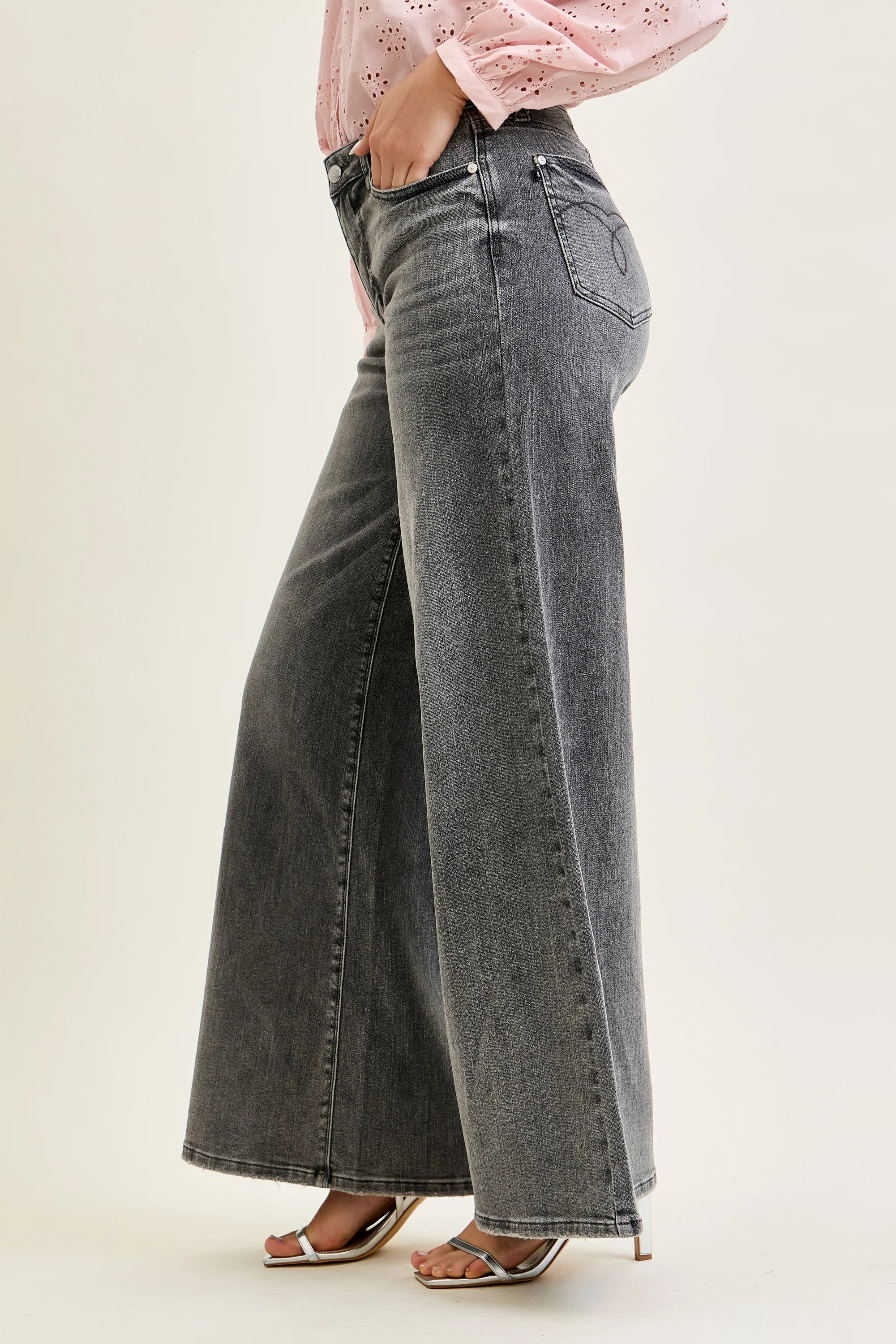 JUDY BLUE Mid-Rise Palazzo Jean - Washed Gray