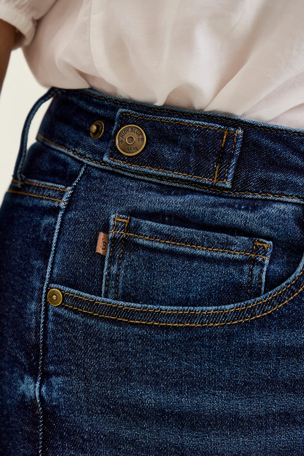 JUDY BLUE HW Retro Wide w/ Adjustable WB Tabs + Raw hem