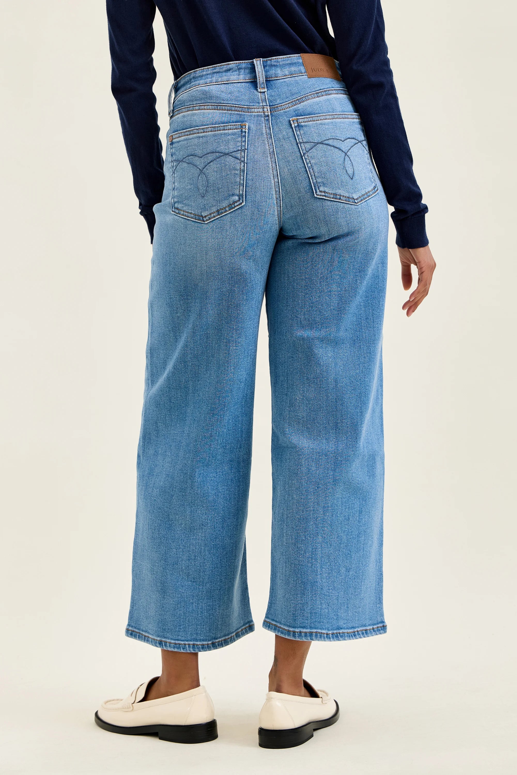 JUDY BLUE Mid-Rise Claudia Ankle Wide - Medium Blue