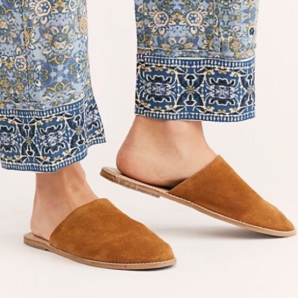 FREE PEOPLE Suede CORONADA Slip On Flat Mule Shoes