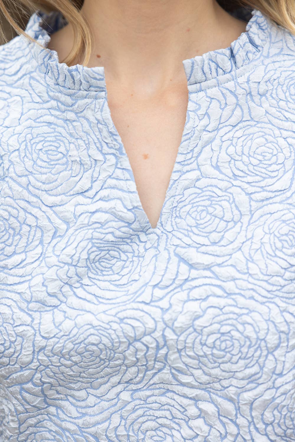 SCOPE Floral Jaquard RuchedSleeve Top