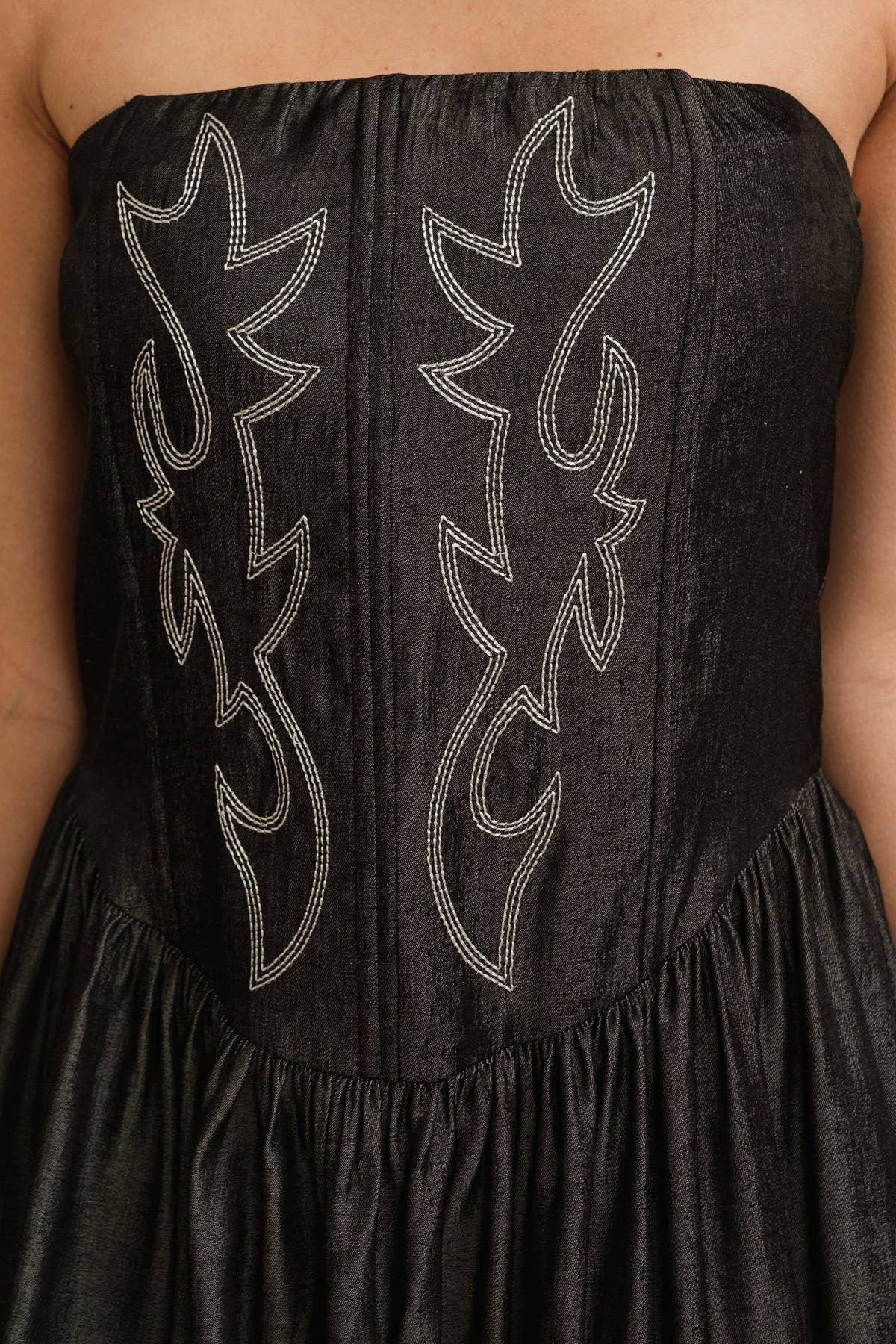 CASS Embroidered Bust BubbleHem Denim Dress