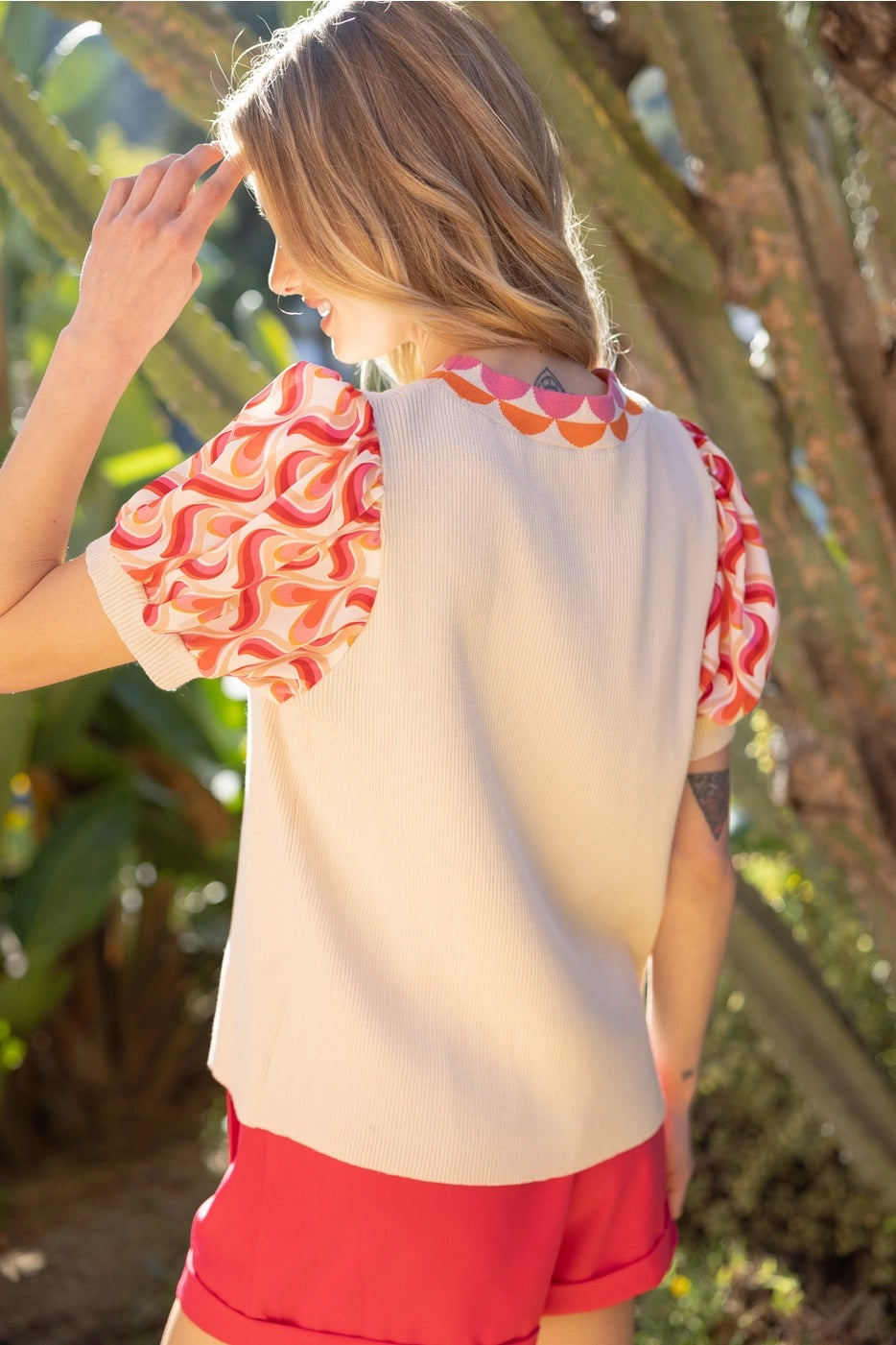 MELD ScallopNeck PrintSleeve Knit Top