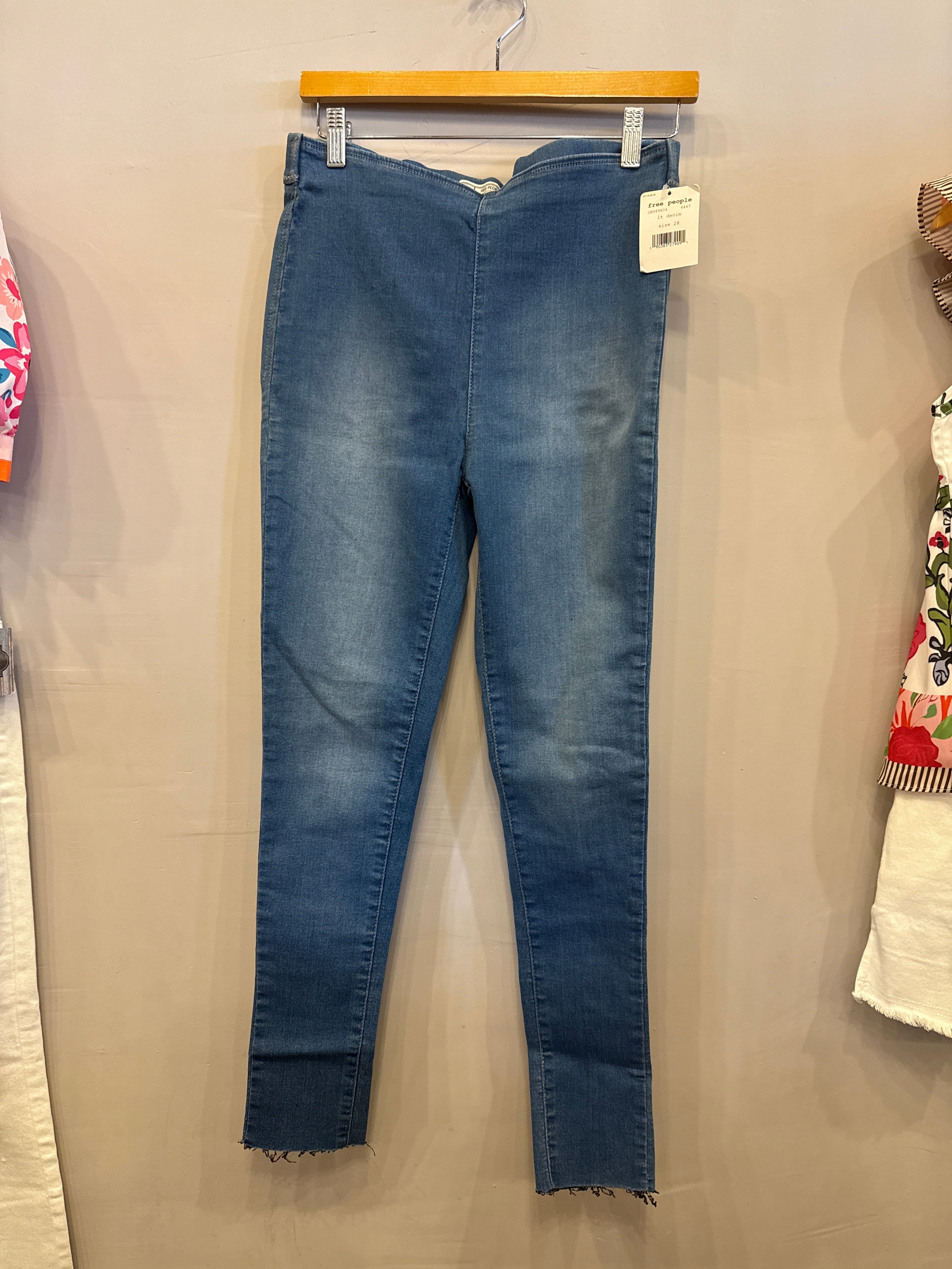 FREE PEOPLE Denim EASY GOES IT Pullon Legging