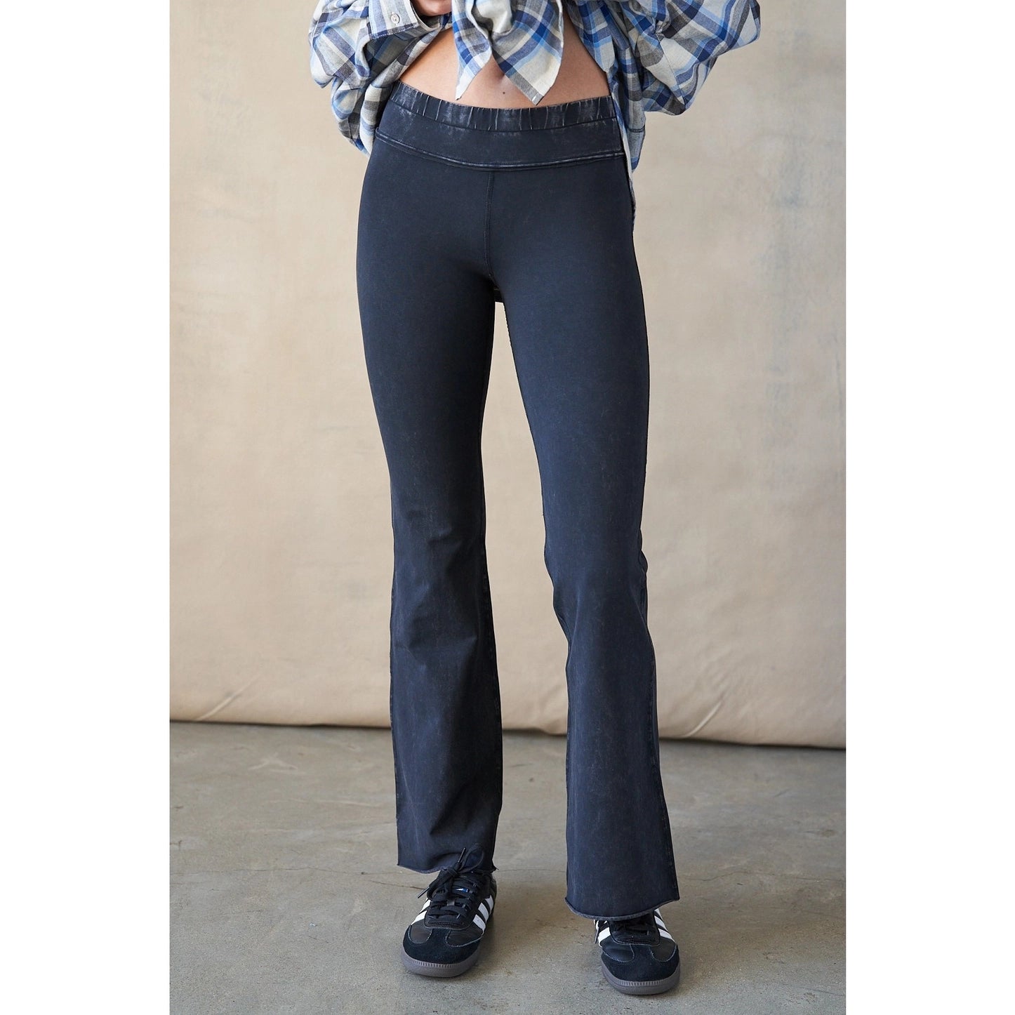GOTTA HAVE THEM Raw Edge MinWash Flare Yoga Pant