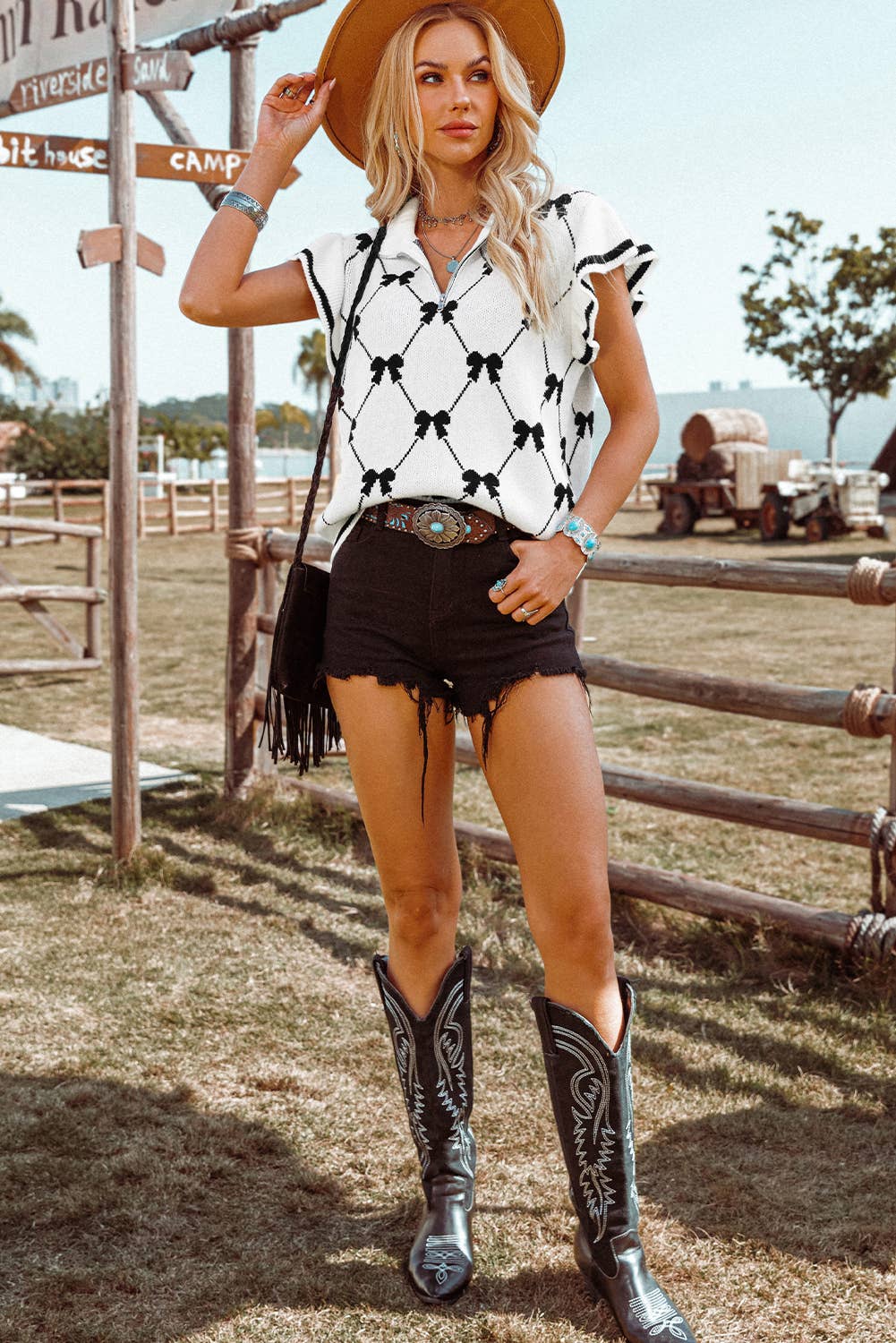 BOUNDARIES BowPrint Zipped Collar Sweater Top