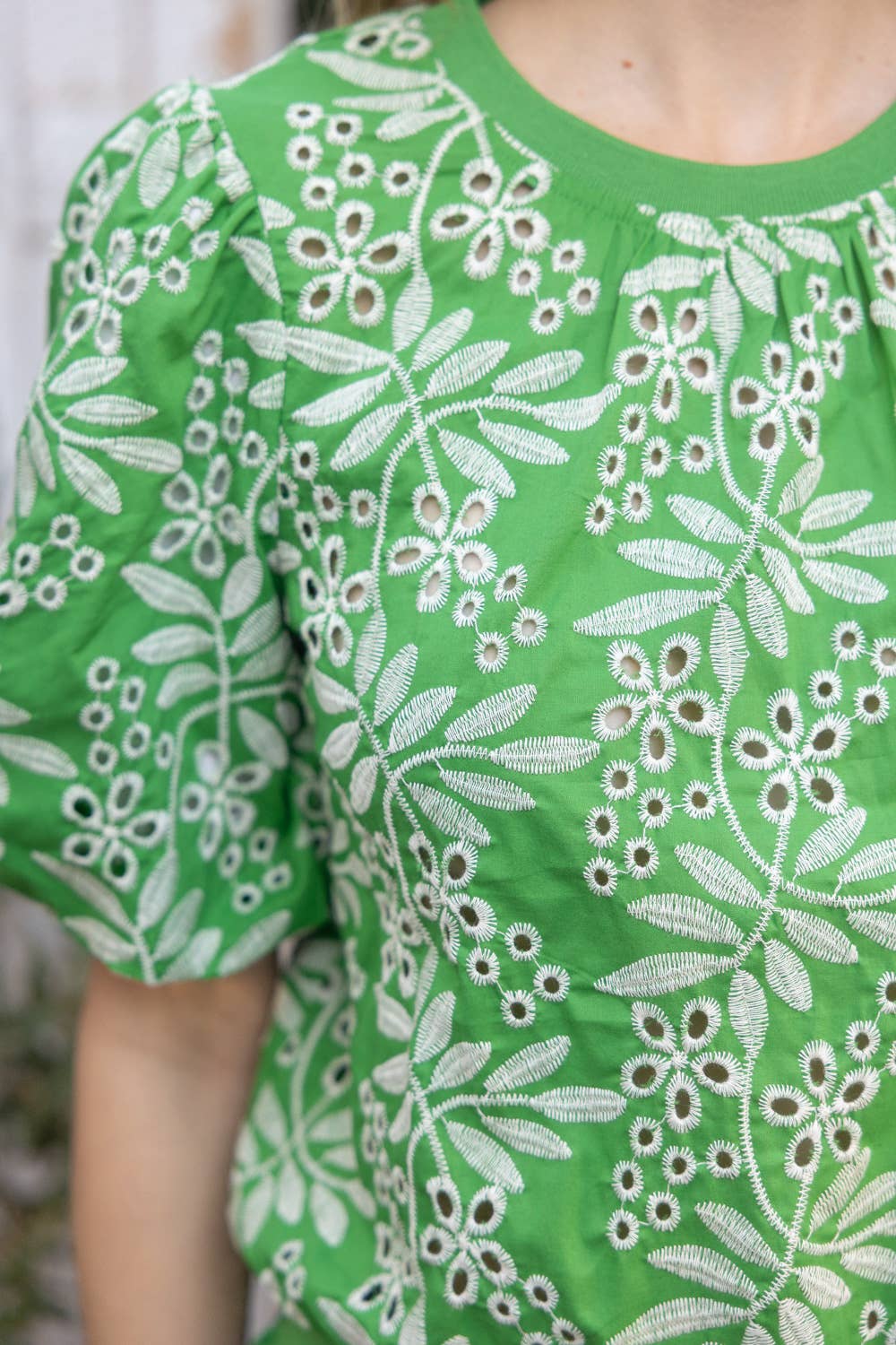 SAMBA Embroidered Eyelet BubbleSleeve Top
