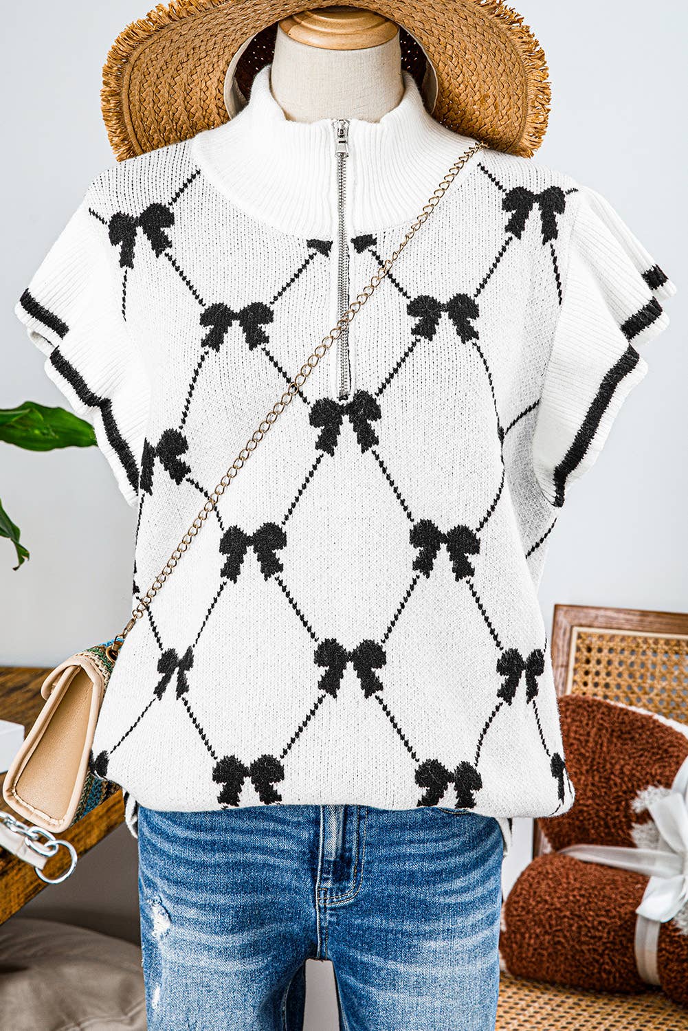 BOUNDARIES BowPrint Zipped Collar Sweater Top