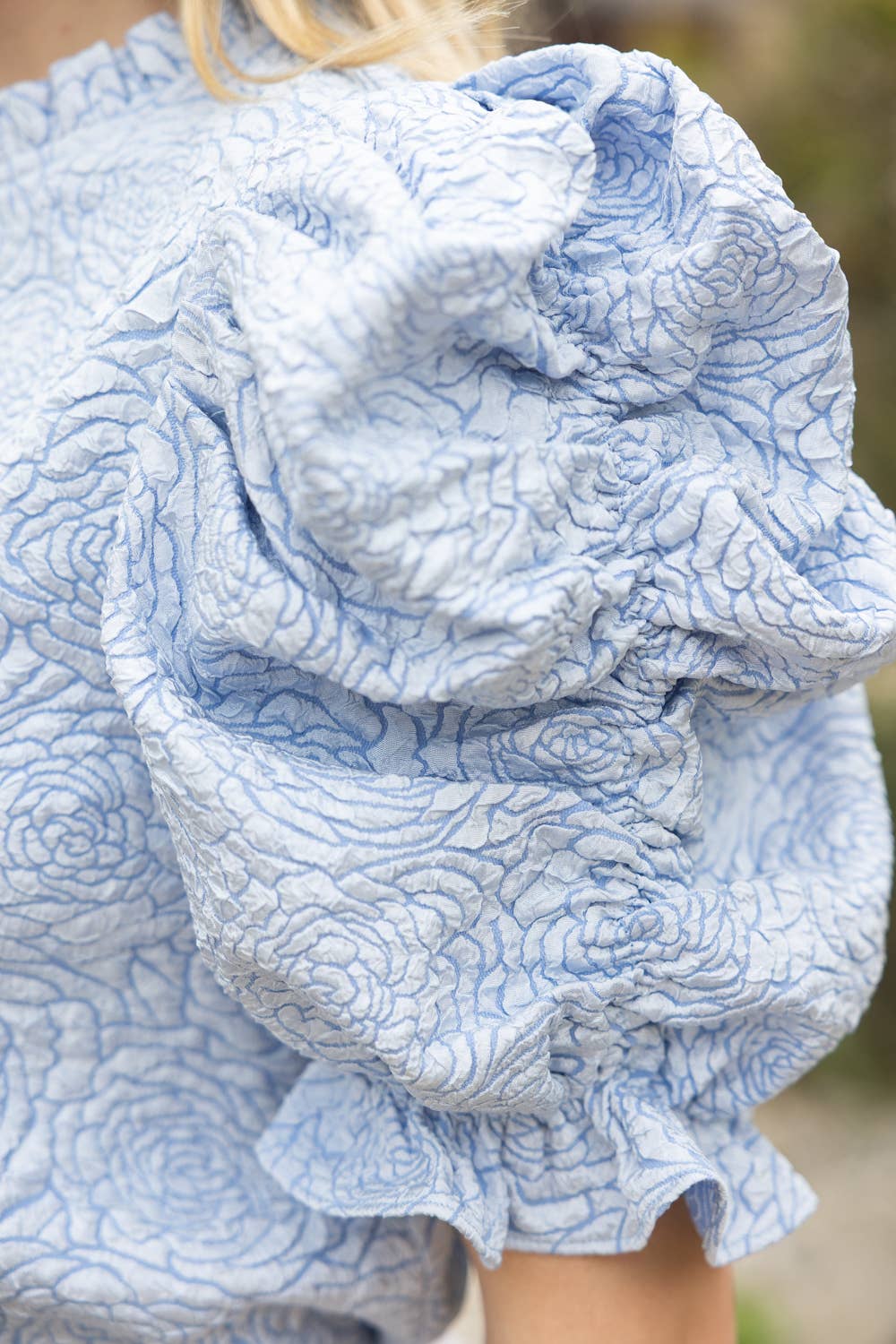 SCOPE Floral Jaquard RuchedSleeve Top