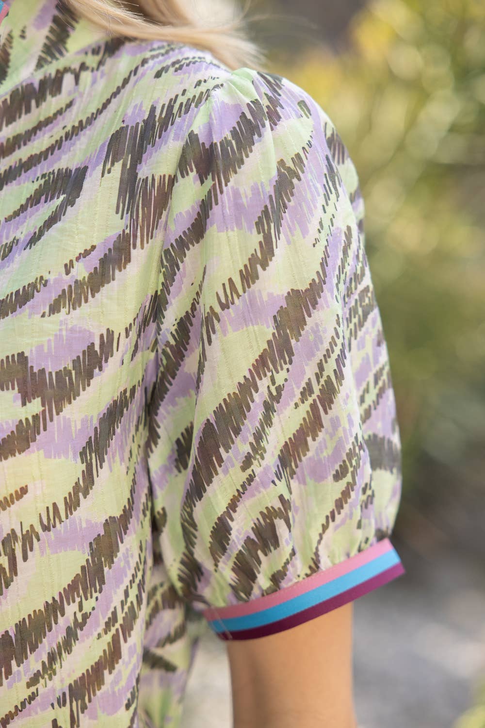 COVER Zebra Print StripeTrim V-Neck Top