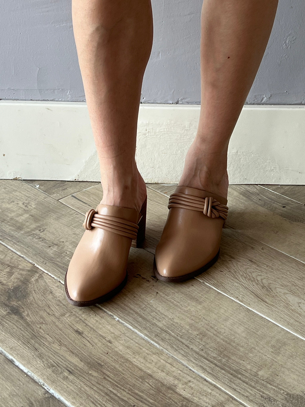 DV DOLCE VITA Knotted Strap TABITHA Mule Pump