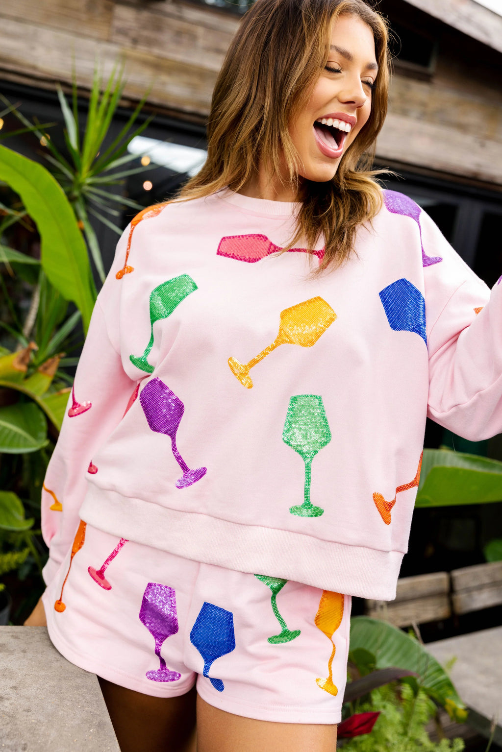 QUEEN OF SPARKLES Sequin WINE GLASS Short