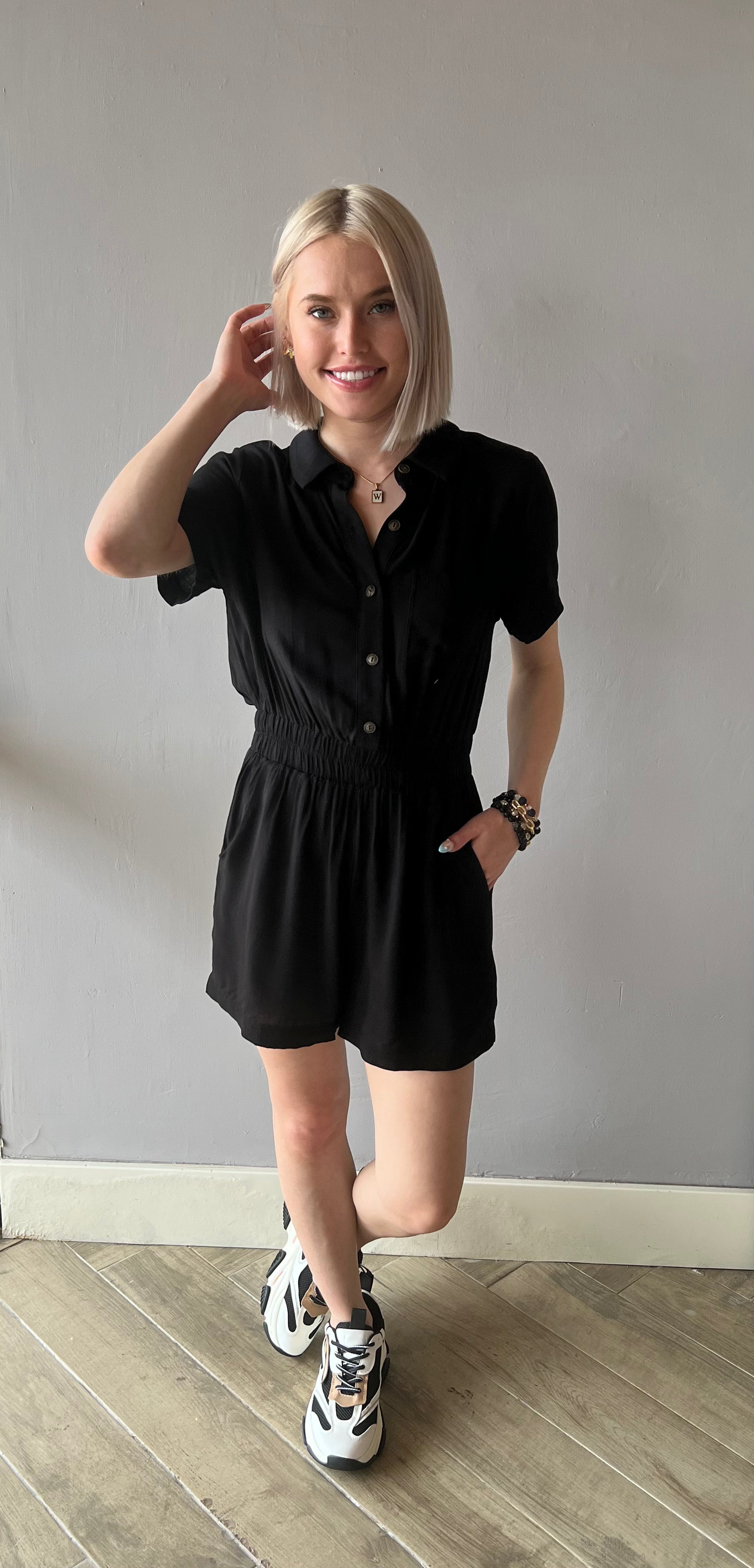 TREMBLE Collar ButtonDown Short Romper