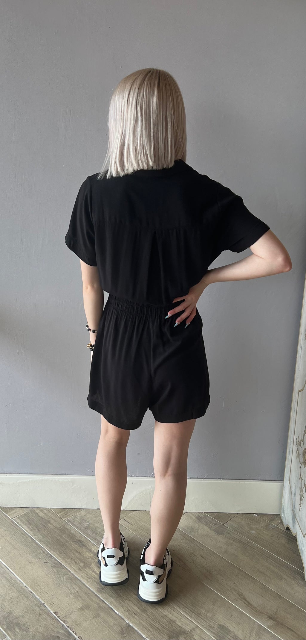 TREMBLE Collar ButtonDown Short Romper