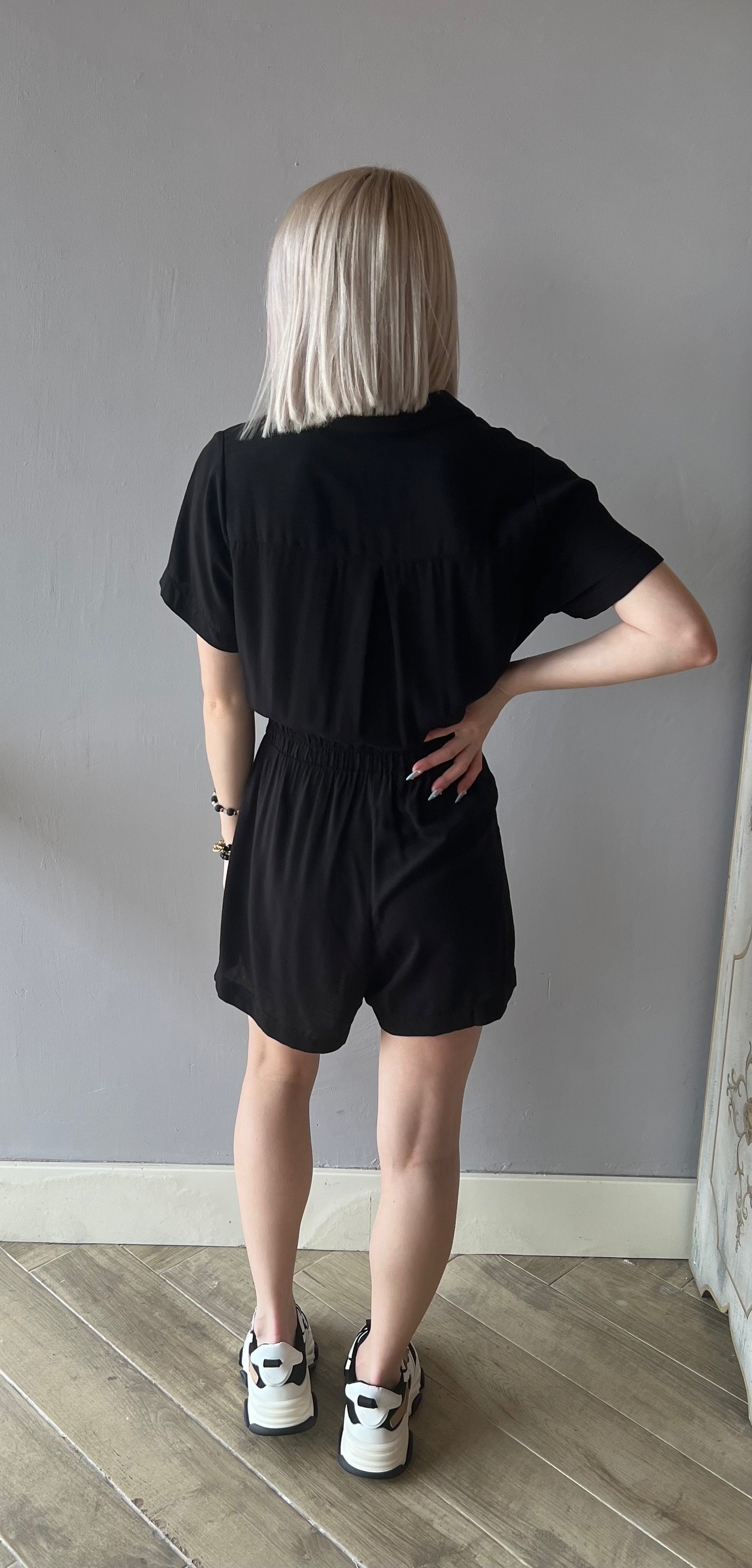 TREMBLE Collar ButtonDown Short Romper
