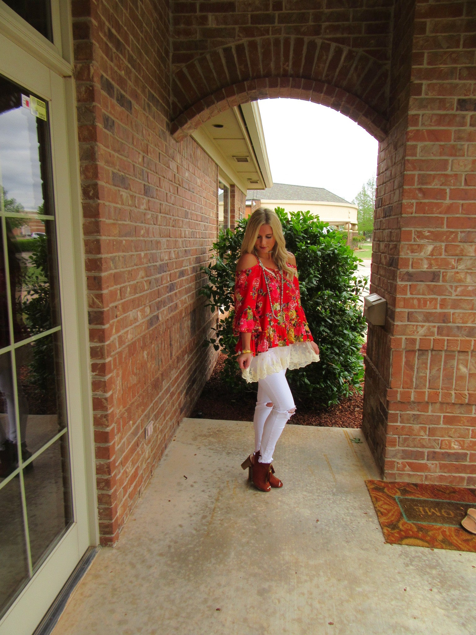 LOVE RUNS OUT LaceUp Floral LaceHem Tunic Top