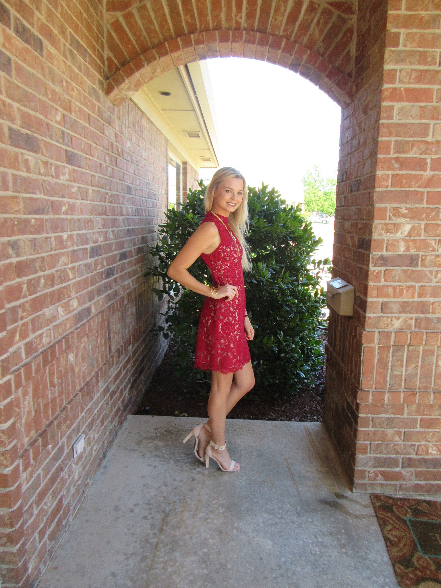 ATHENA Scallop Lace OpenBack BodyCon Dress