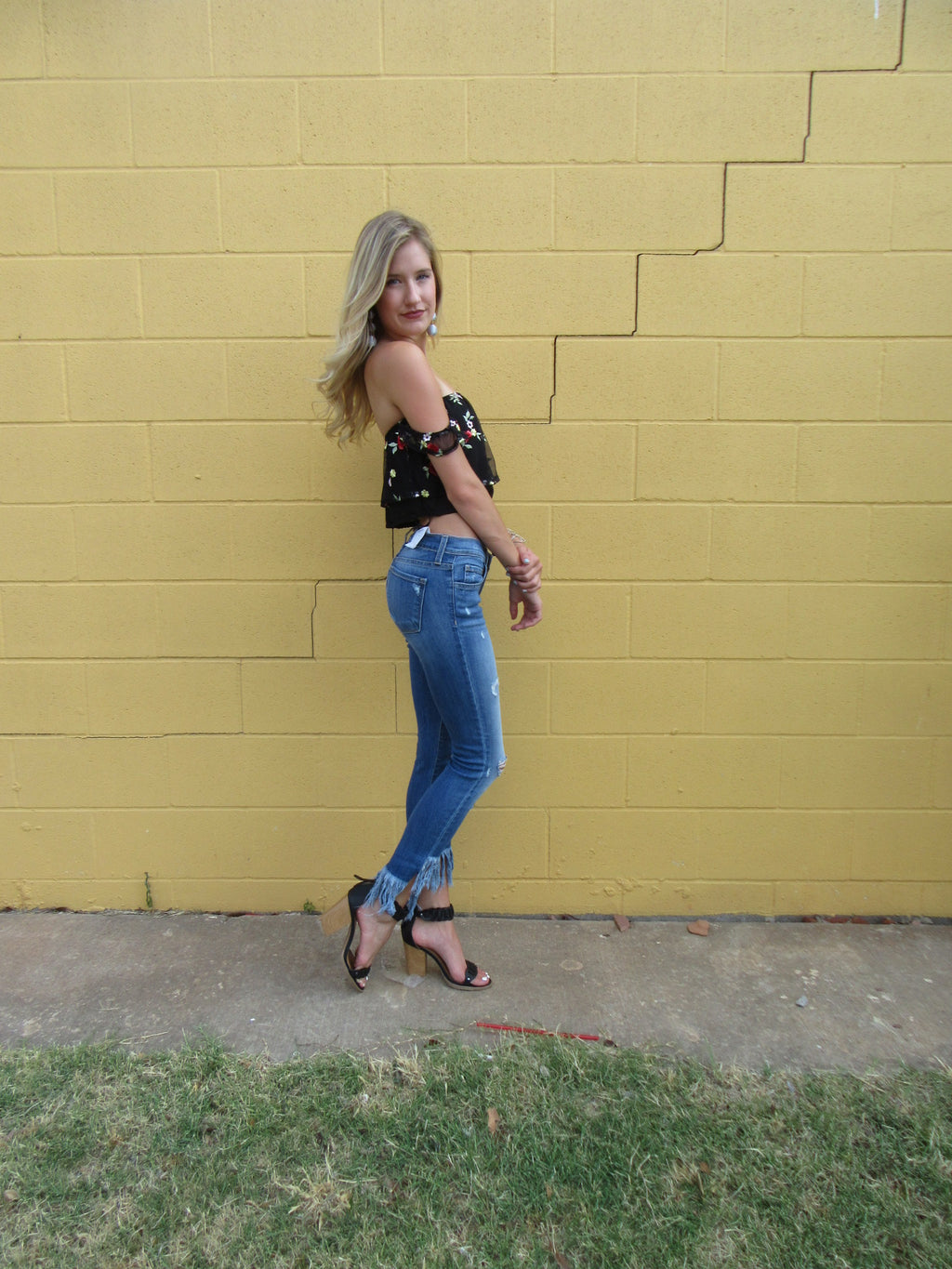 Honey Punch REASON TO STAY Embroidered Floral OffShoulder FlutterSleeve Crop Top