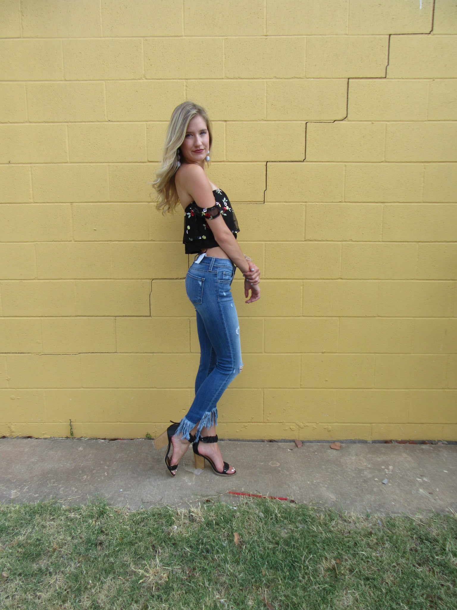 Honey Punch REASON TO STAY Embroidered Floral OffShoulder FlutterSleeve Crop Top