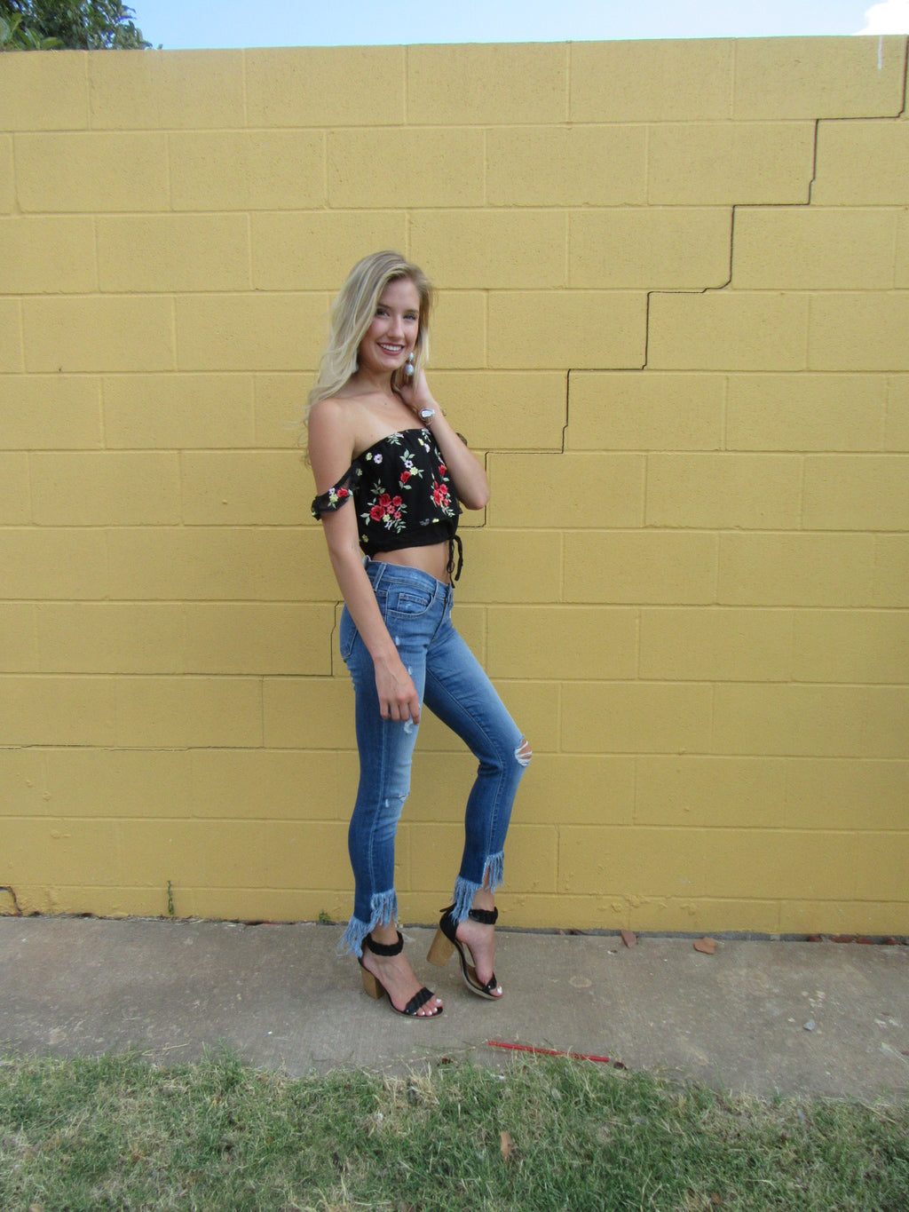 Honey Punch REASON TO STAY Embroidered Floral OffShoulder FlutterSleeve Crop Top