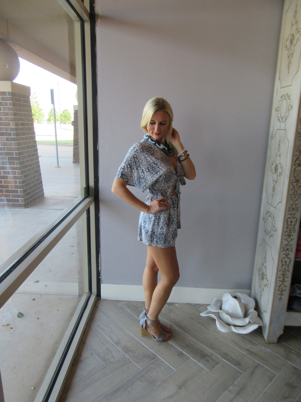 ARDENT Floral CutOut TieFront Short Romper