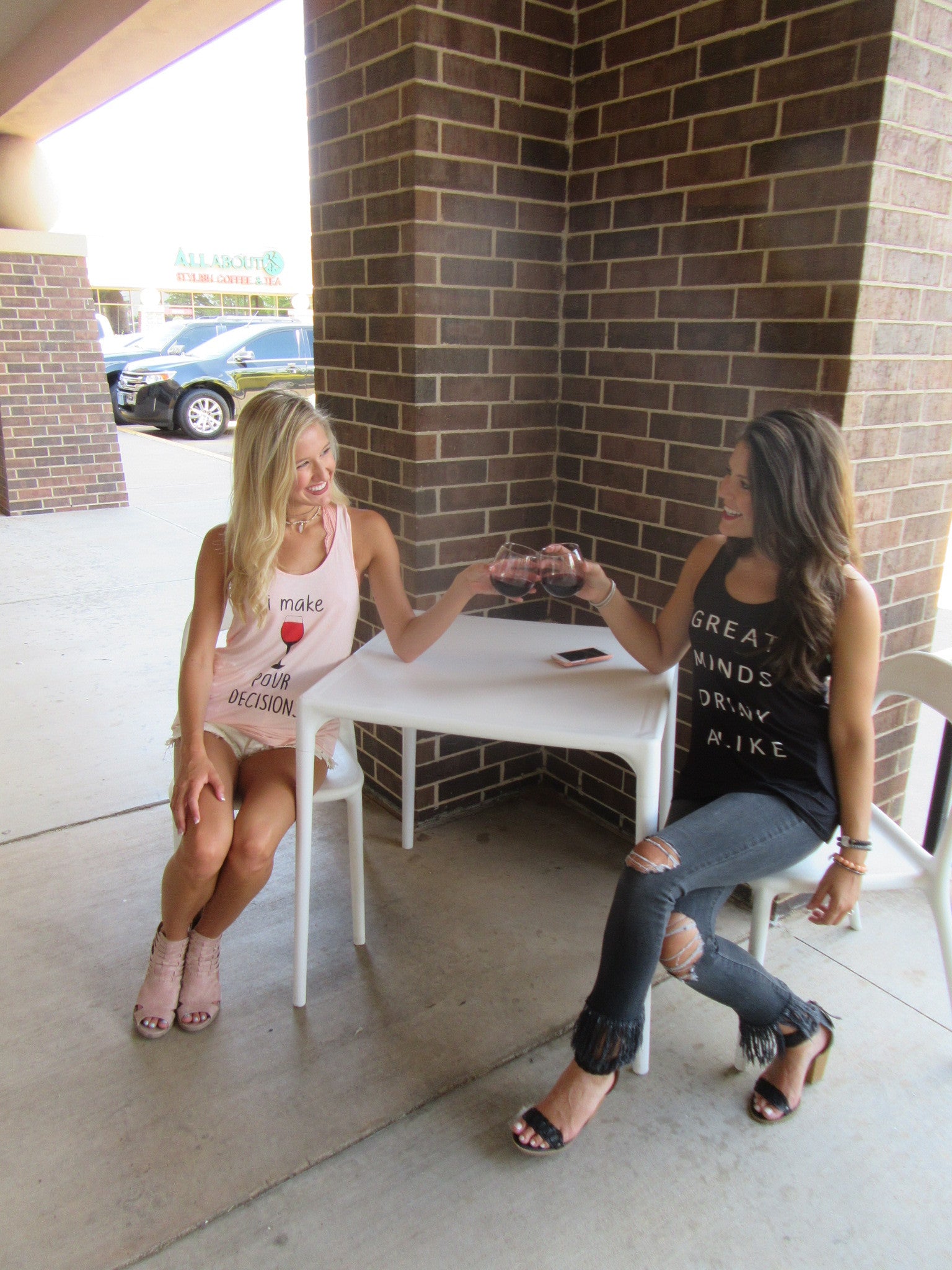 GREAT MINDS DRINK ALIKE Graphic ScoopHem Tank Top