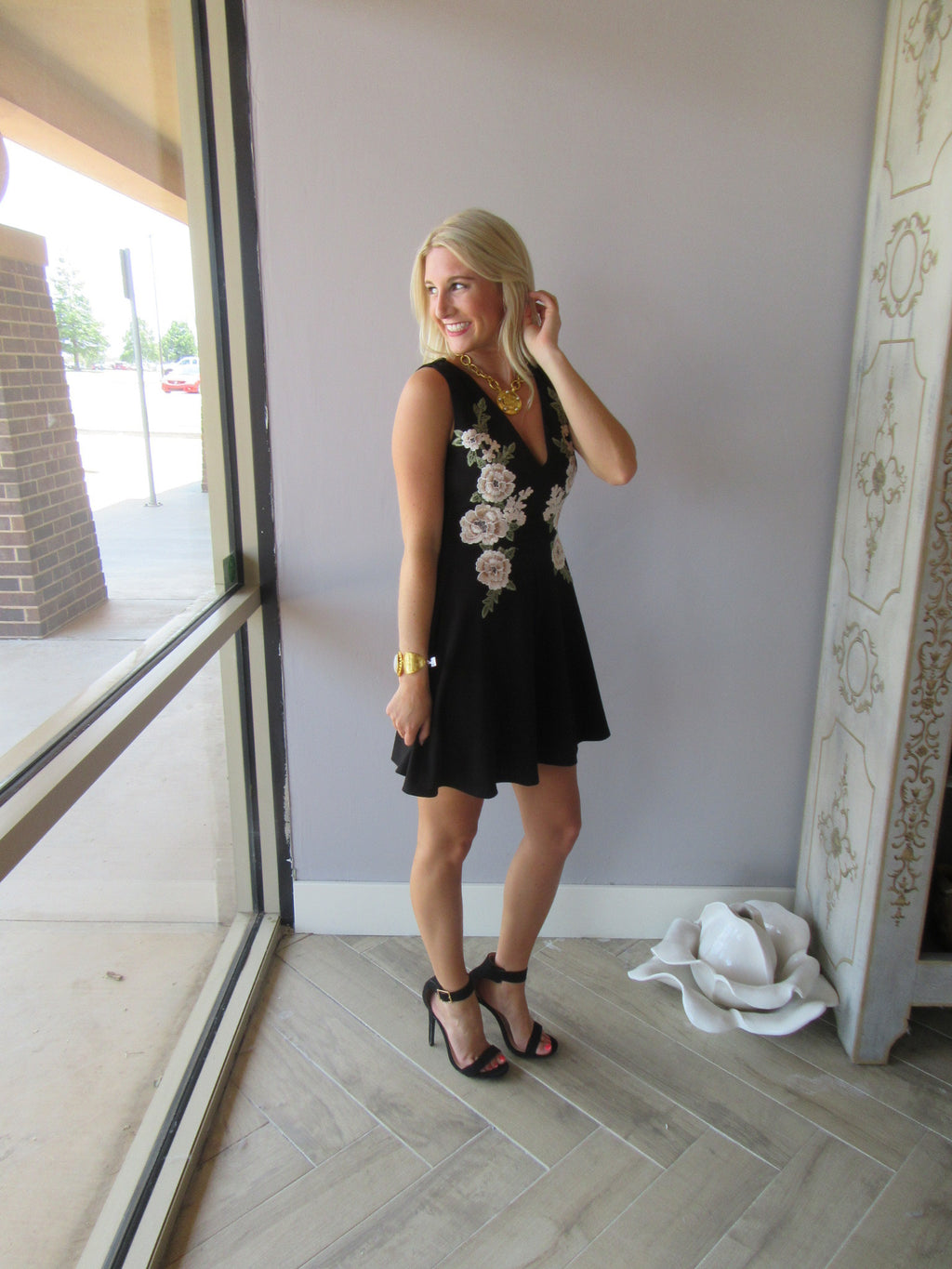 WONDROUS Floral Embroider Appliqué Skater Dress