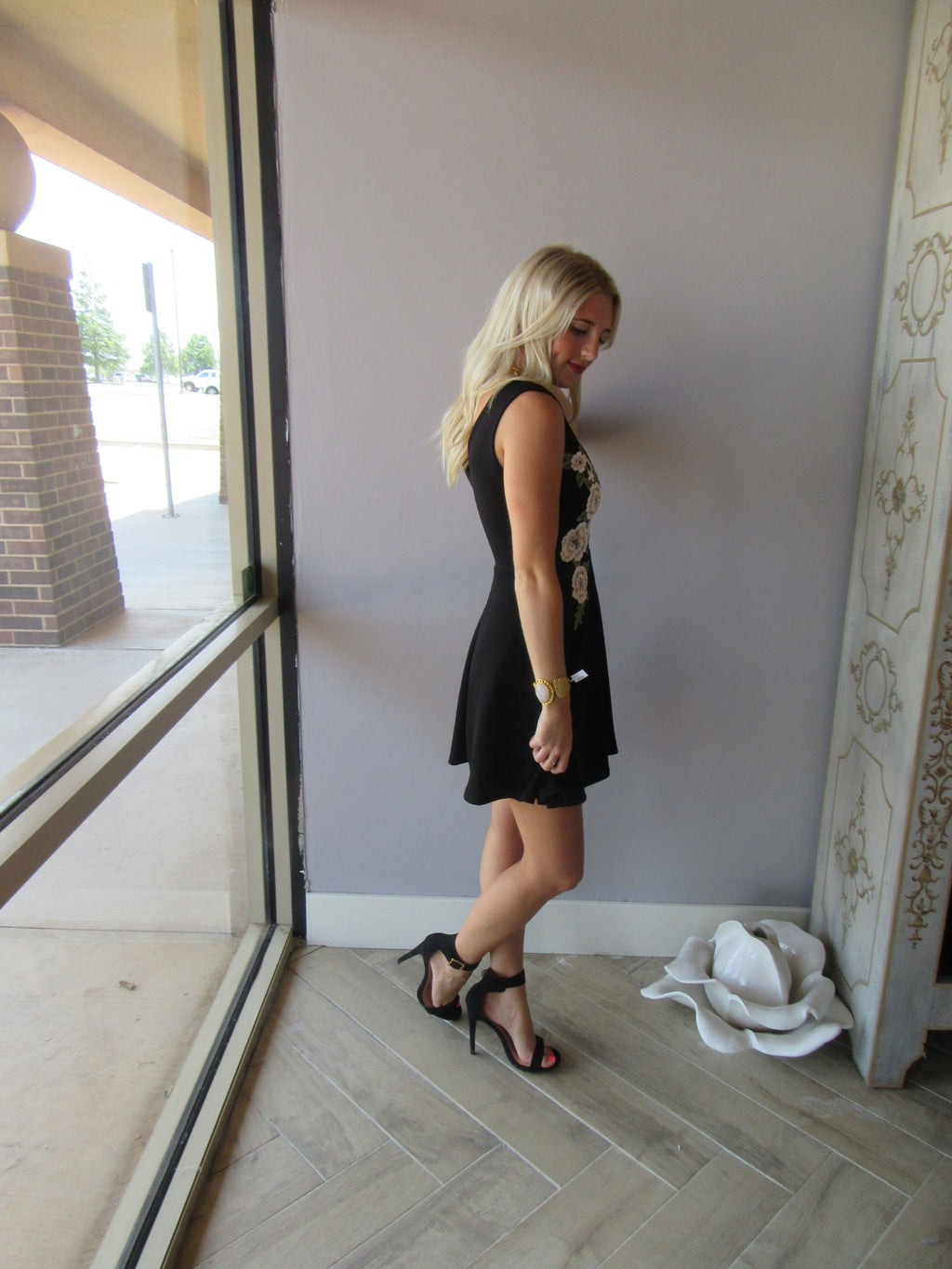 WONDROUS Floral Embroider Appliqué Skater Dress