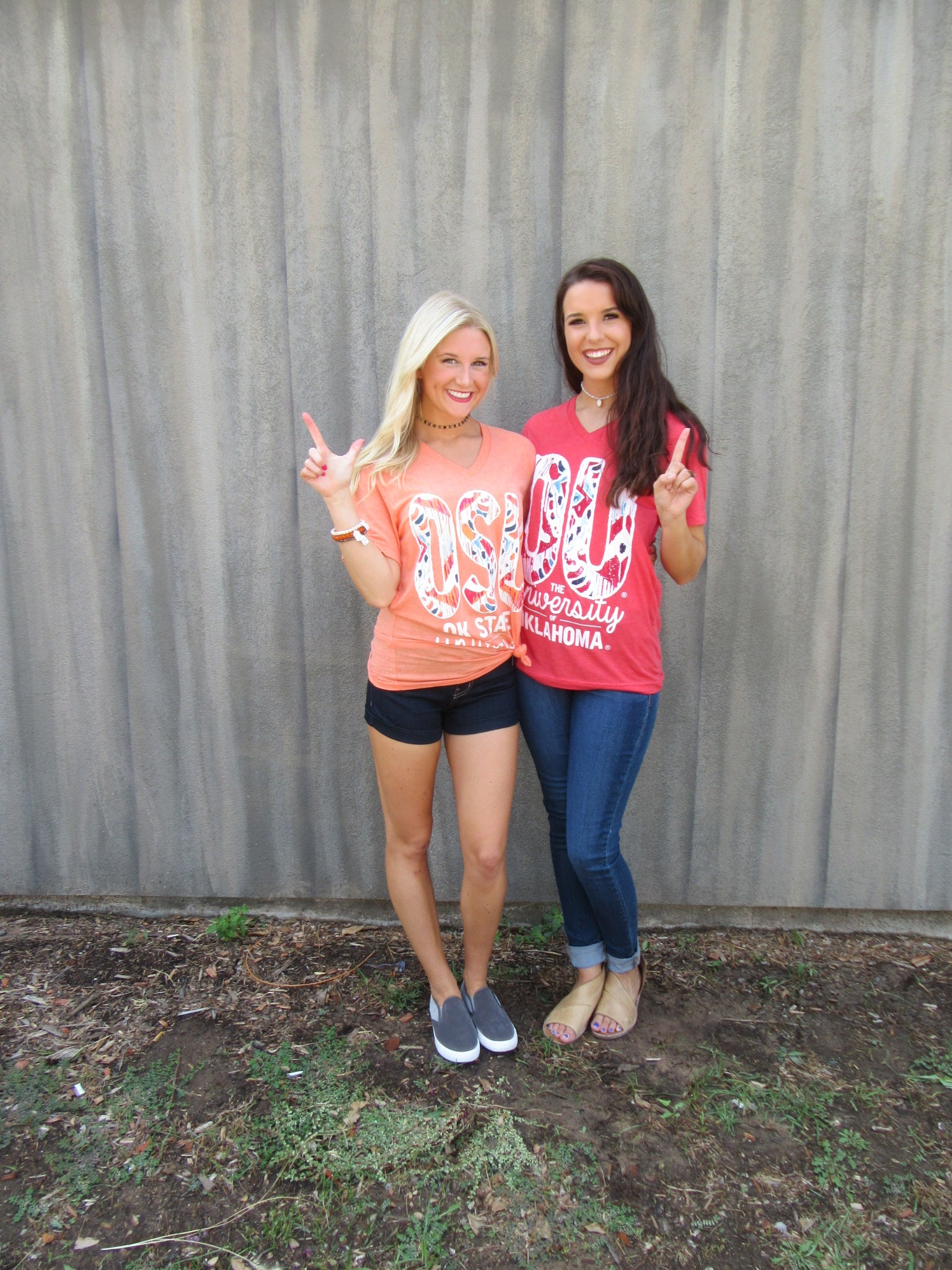 CALAMITY JANE TriBlend BALI IKAT Logo V-Neck Tee Top