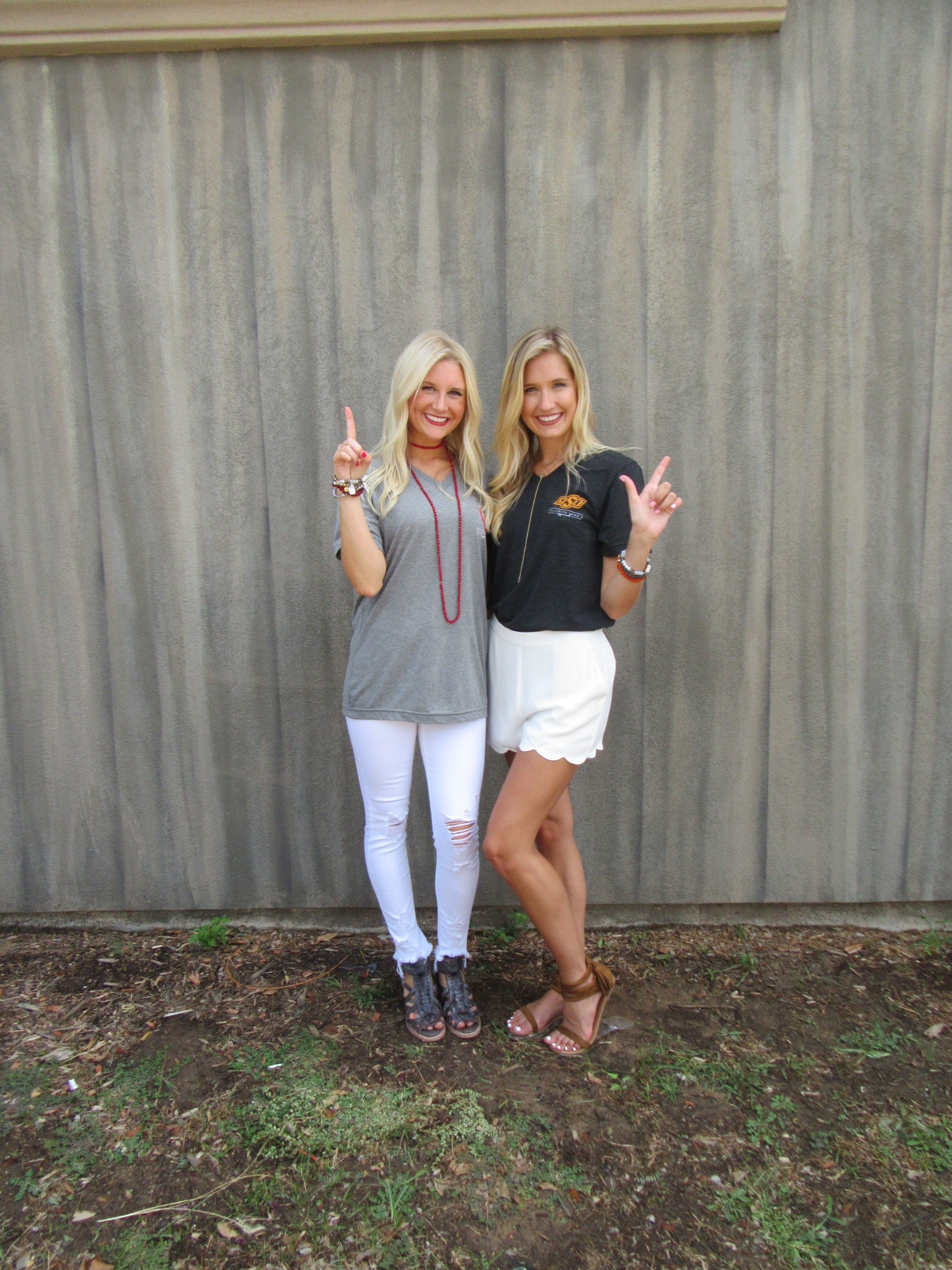 HOME OF THE COWBOYS Logo Back V-Neck Triblend Tee Top