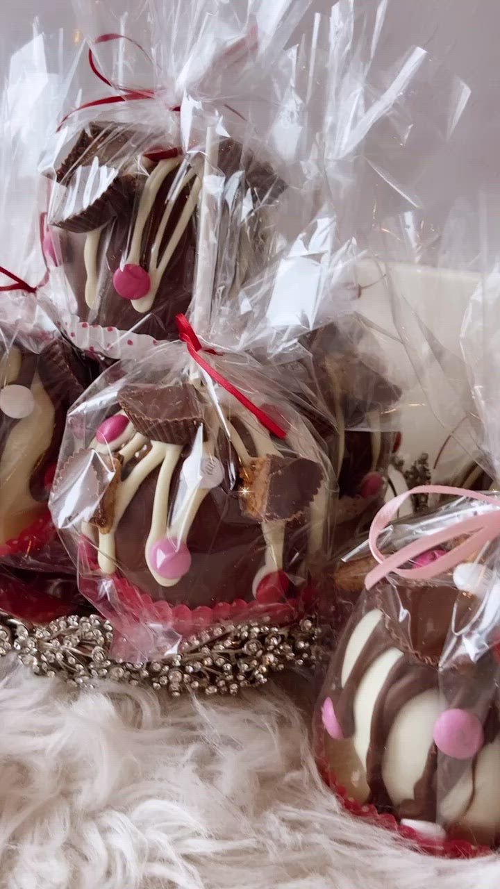 CL REESE’S/ M&M Chocolate/Caramel Candied Apple