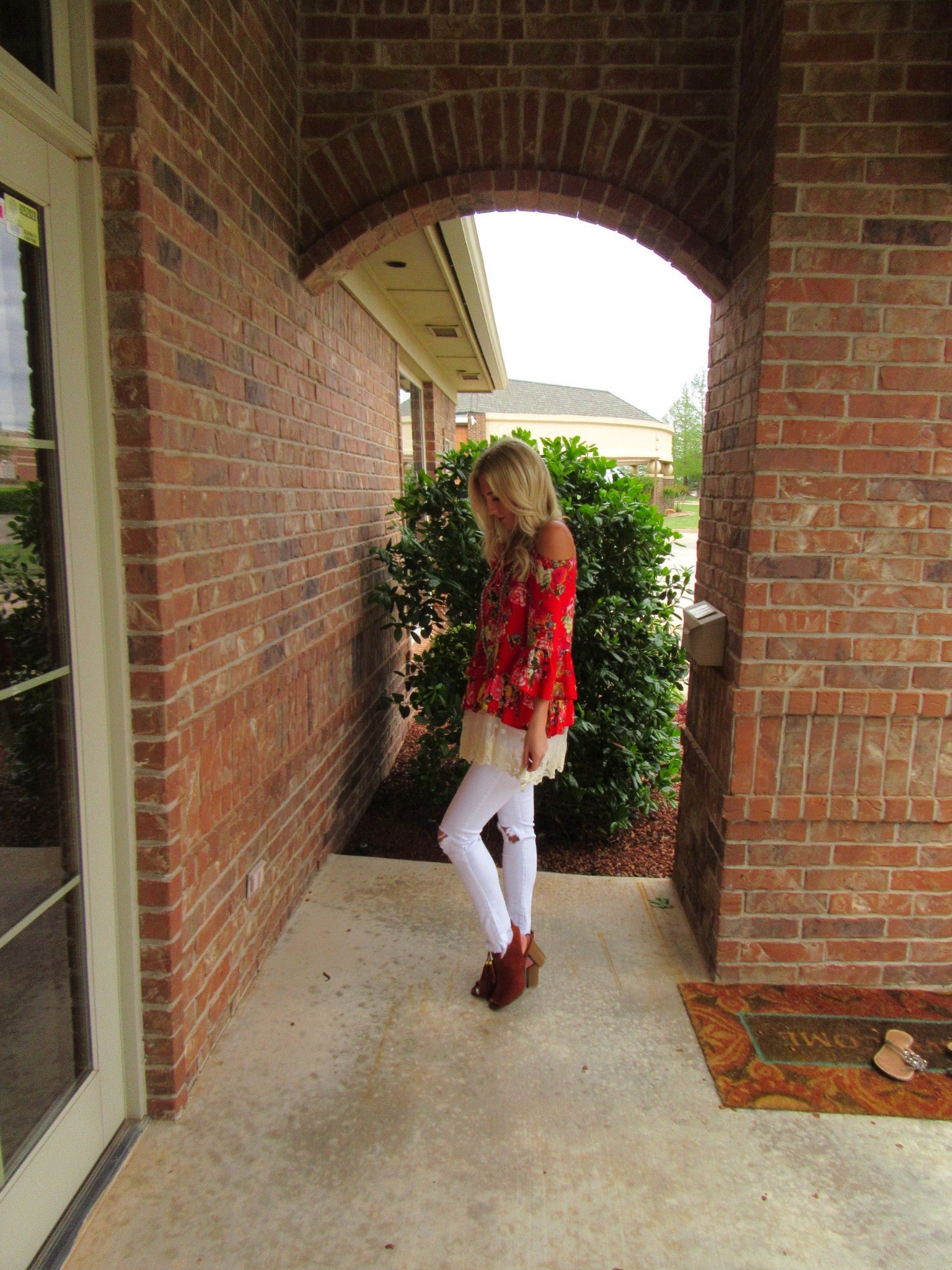 LOVE RUNS OUT LaceUp Floral LaceHem Tunic Top