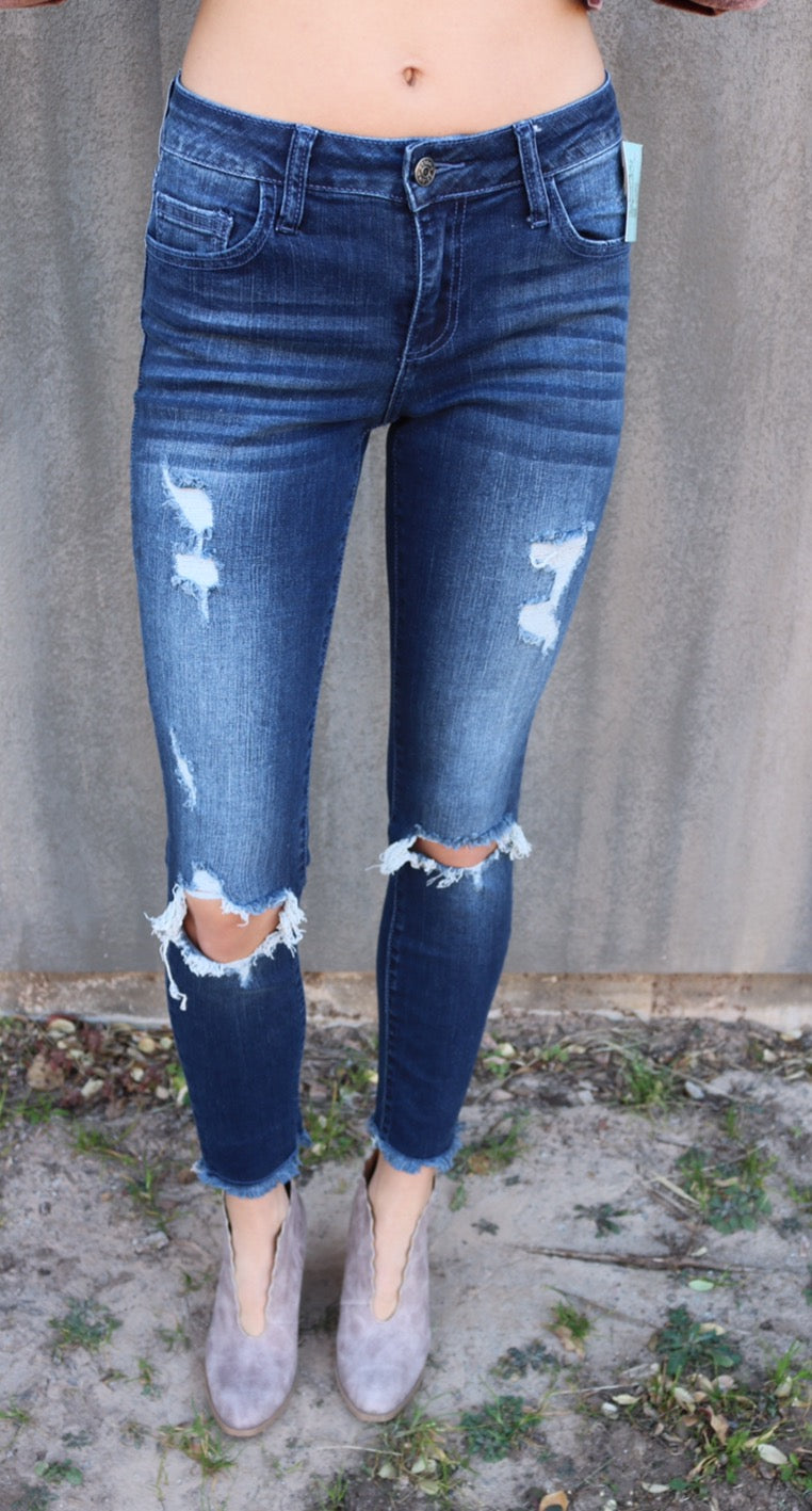 *EATON MidRise Distressed FrayHem Skinny Jean