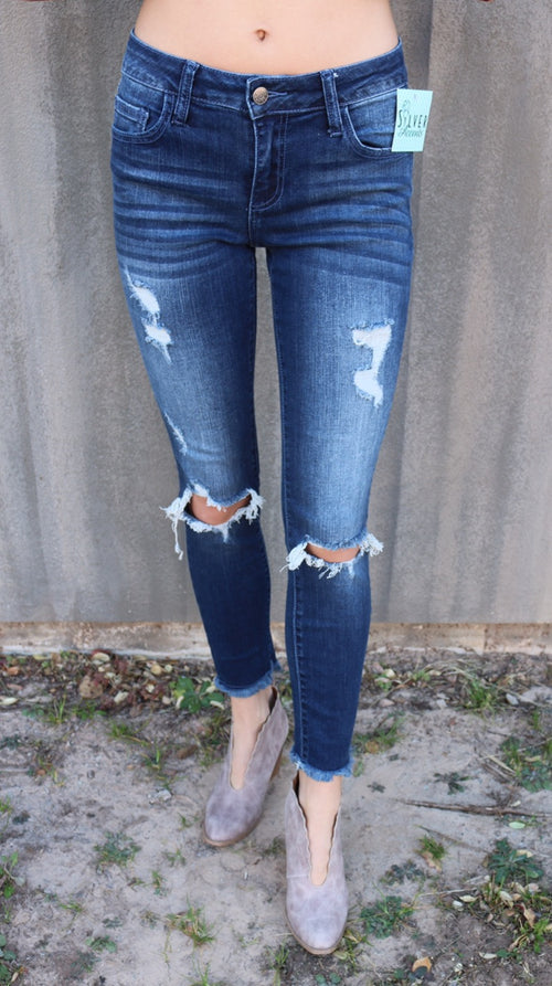 *EATON MidRise Distressed FrayHem Skinny Jean