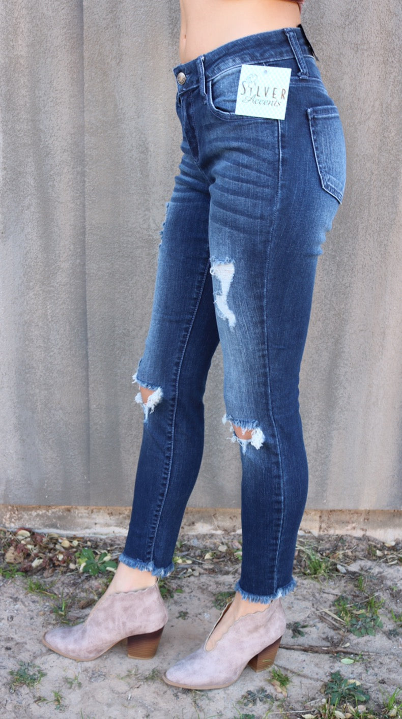 *EATON MidRise Distressed FrayHem Skinny Jean