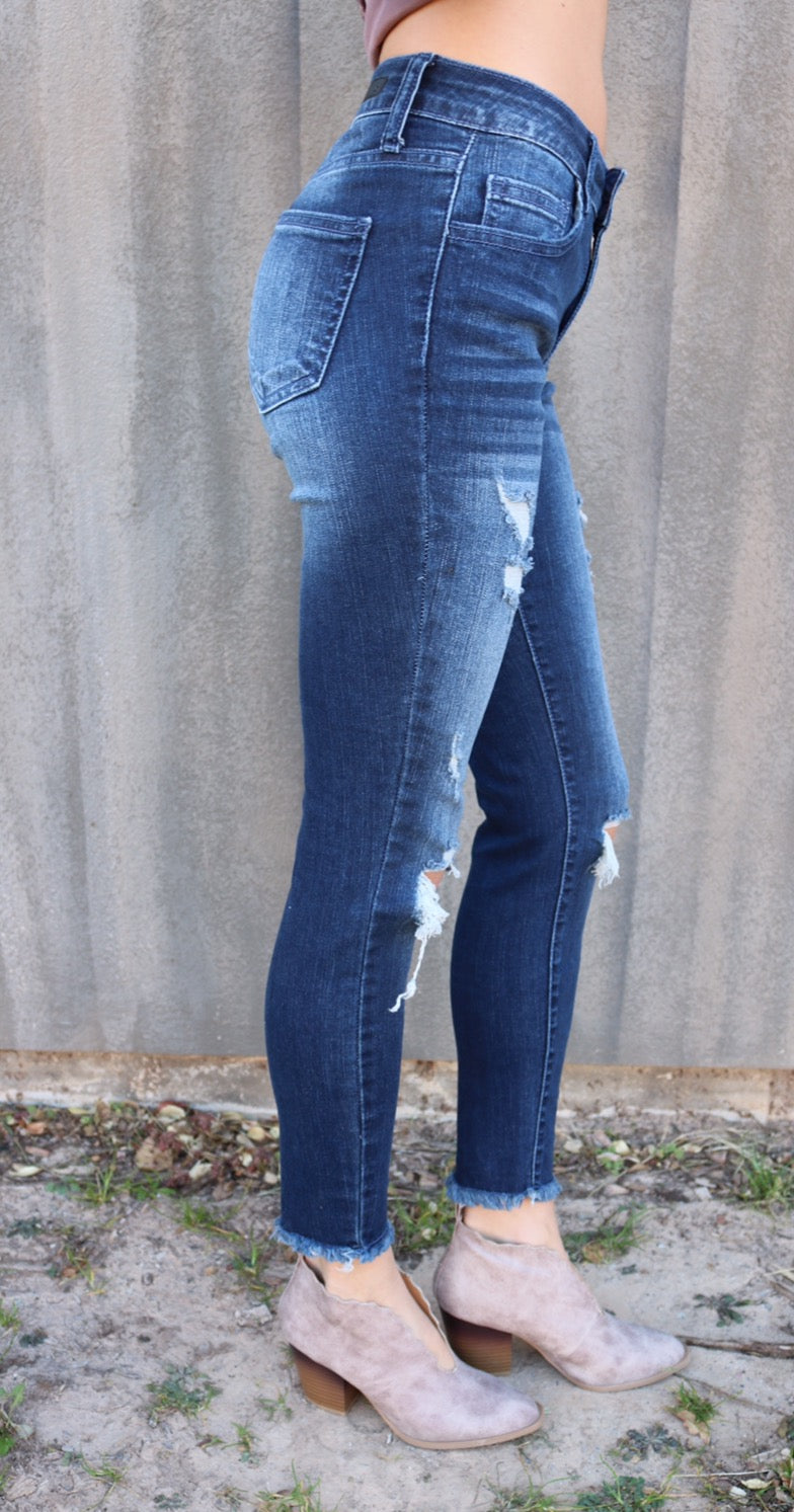 *EATON MidRise Distressed FrayHem Skinny Jean