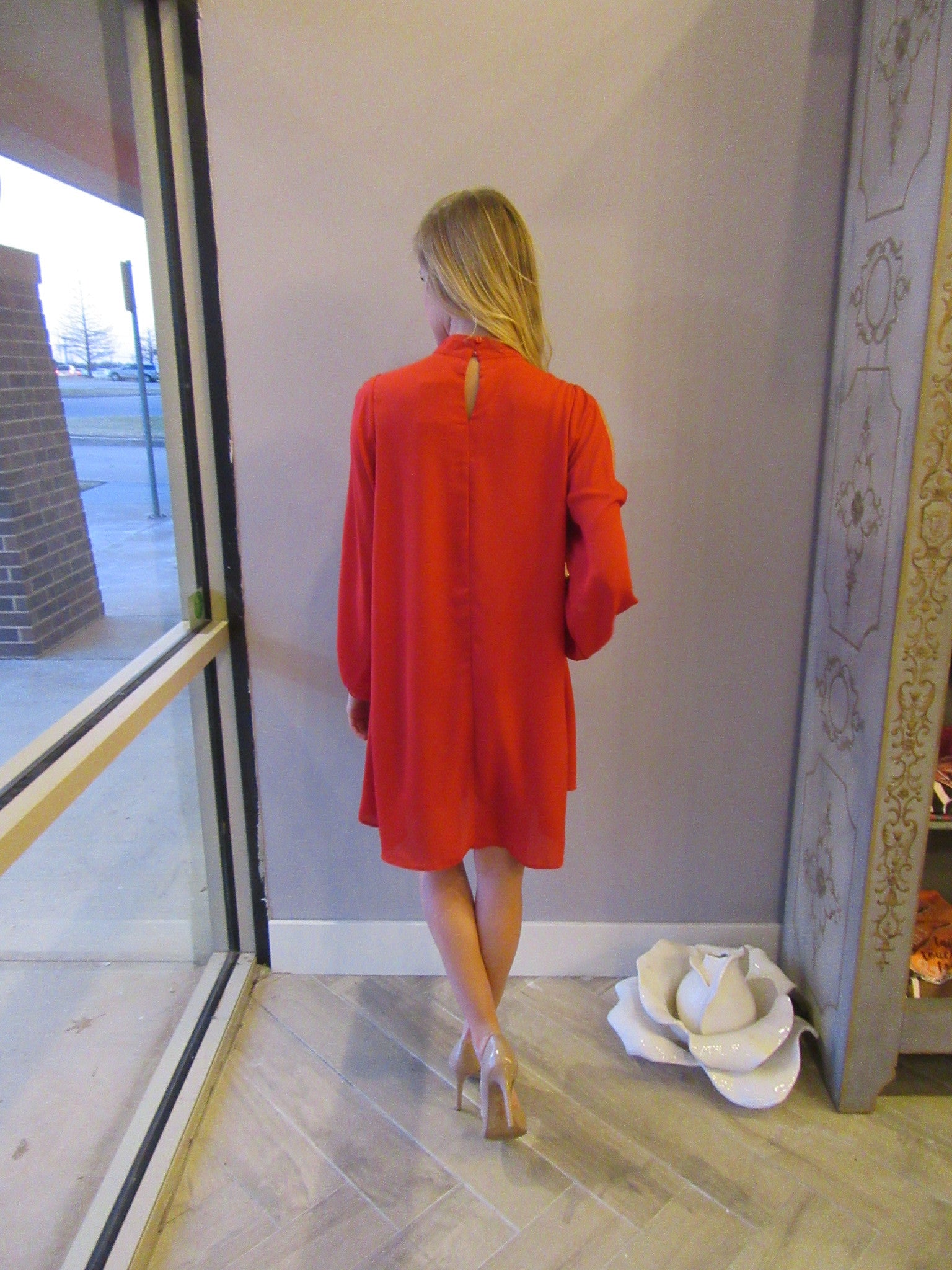 Mittoshop GREAT EXPECTATIONS Cutout Choker Neck Chiffon Slit Sleeve Dress