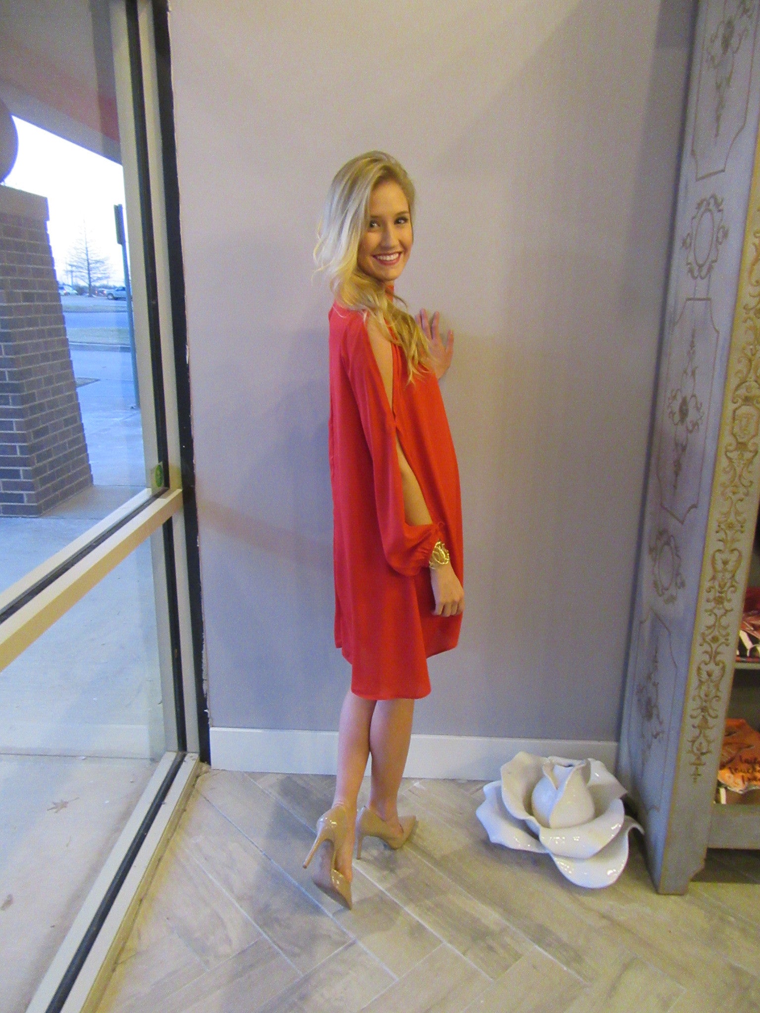 Mittoshop GREAT EXPECTATIONS Cutout Choker Neck Chiffon Slit Sleeve Dress