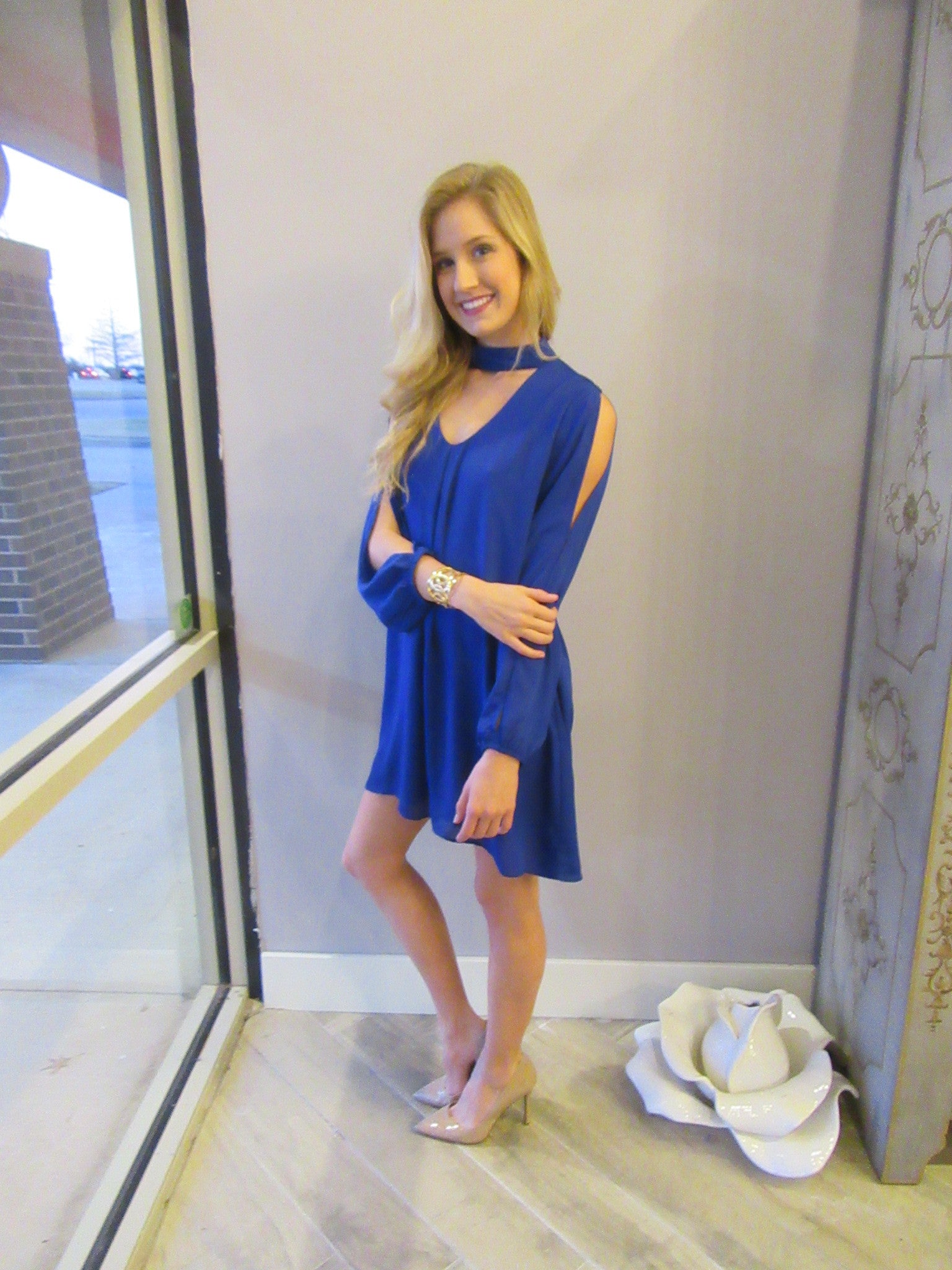 Mittoshop GREAT EXPECTATIONS Cutout Choker Neck Chiffon Slit Sleeve Dress