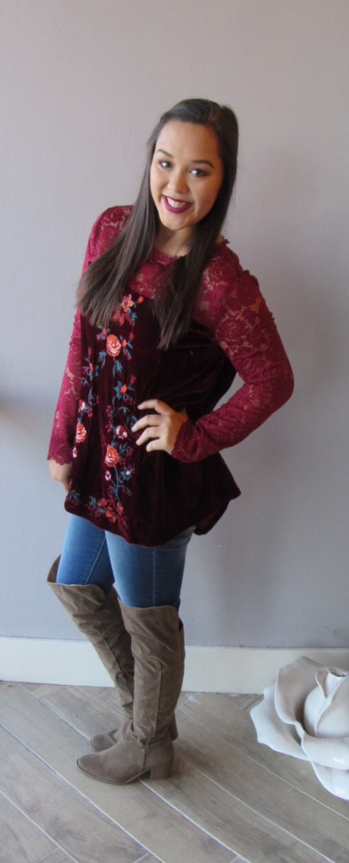 PROMINENT Embroidered Floral Velvet/Lace Top