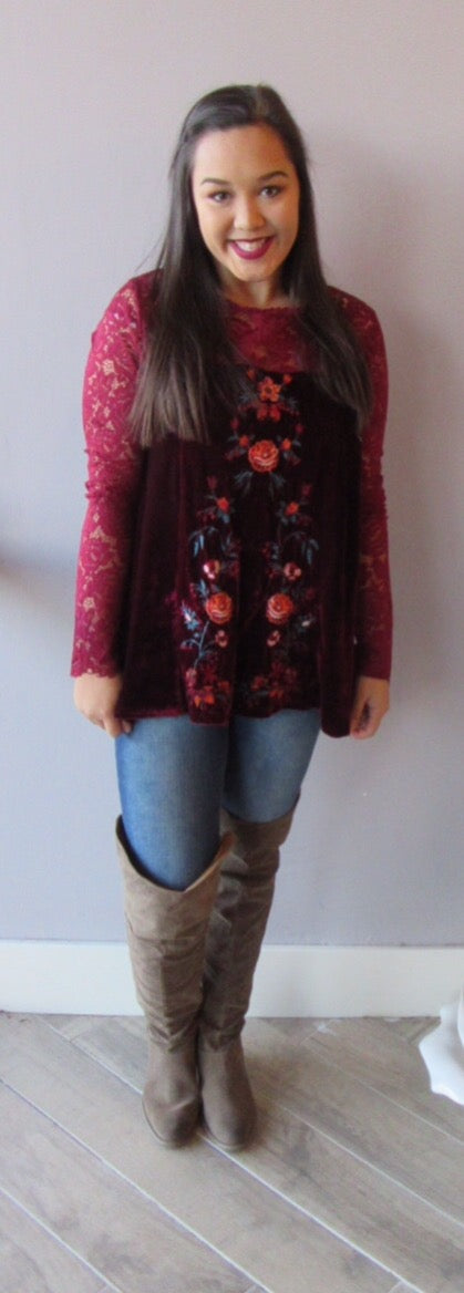 PROMINENT Embroidered Floral Velvet/Lace Top