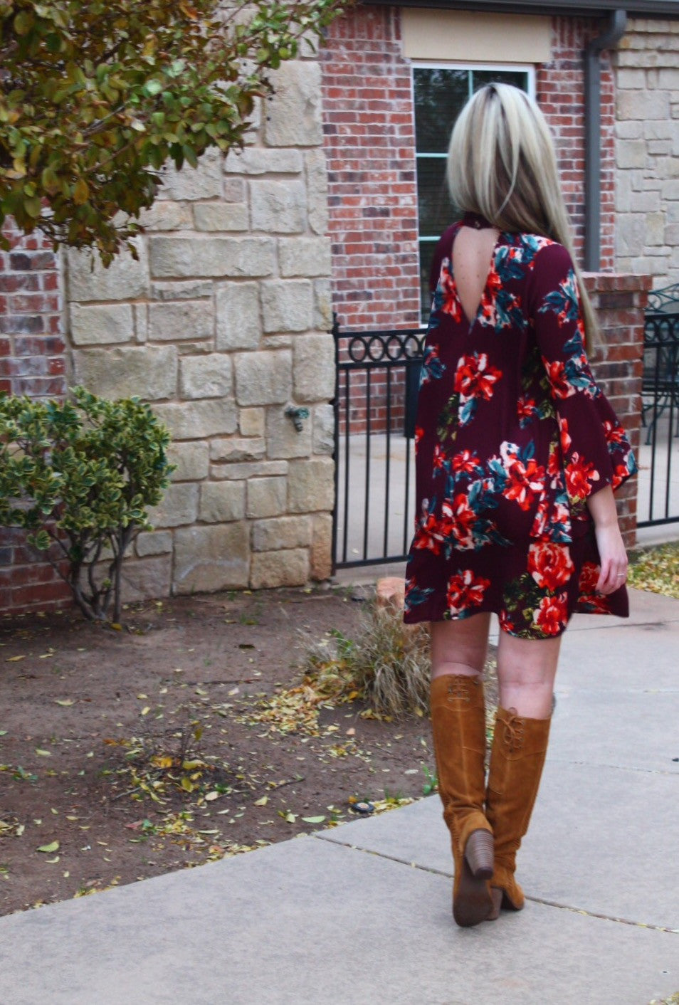 HONOR Floral Cutout V-Neck Sheath Dress