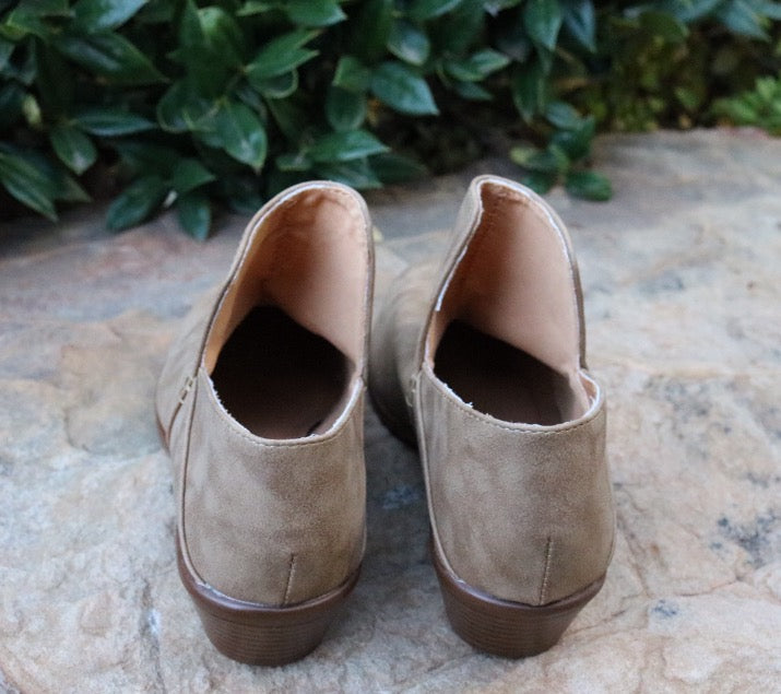 UNWIND Lowcut SlipOn Ankle Booties