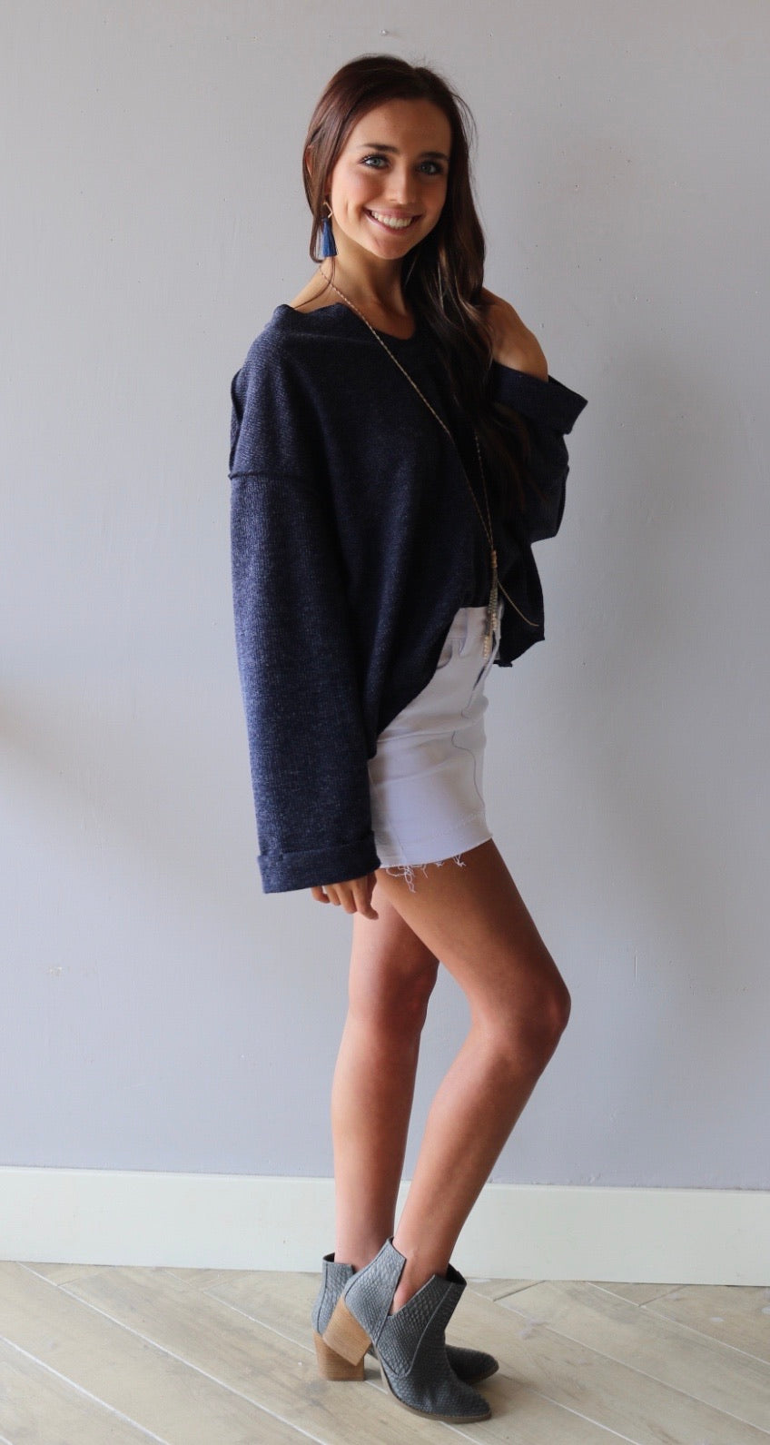 The Sang SURFACE NotchNeck WaistCrop LightWeight Sweater Top