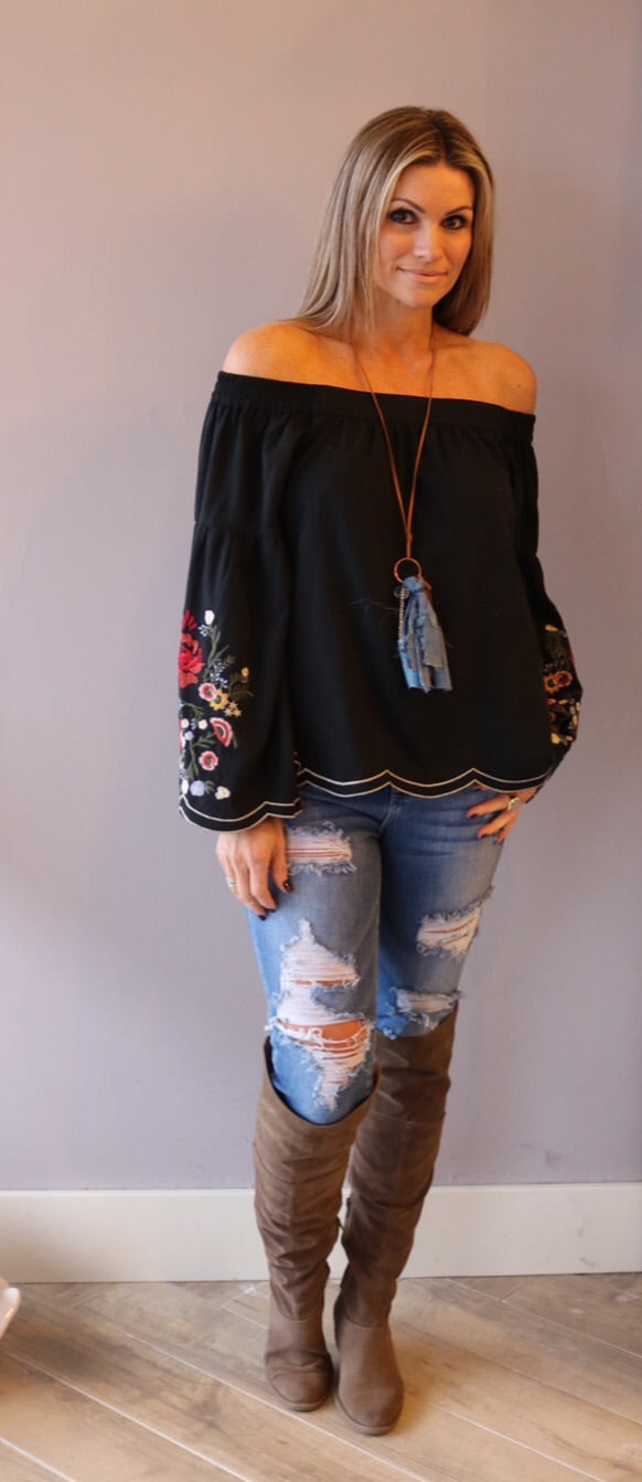 HARBOR Floral Embroidered OffShoulder ScallopHem Top