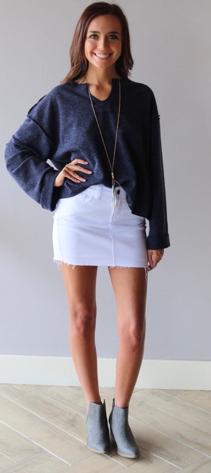 The Sang SURFACE NotchNeck WaistCrop LightWeight Sweater Top