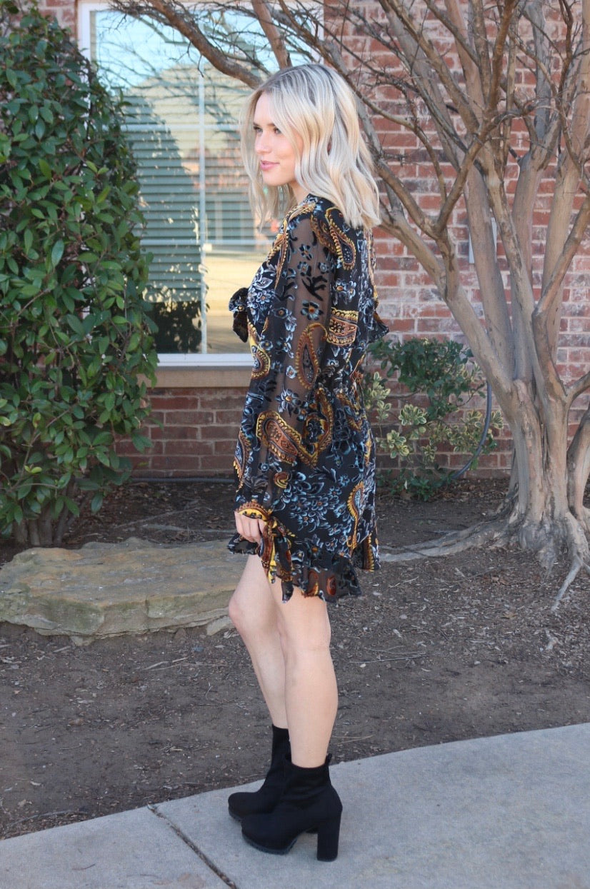 SAINT Velvet Burnout Floral Tie Front/Sleeve Short Romper